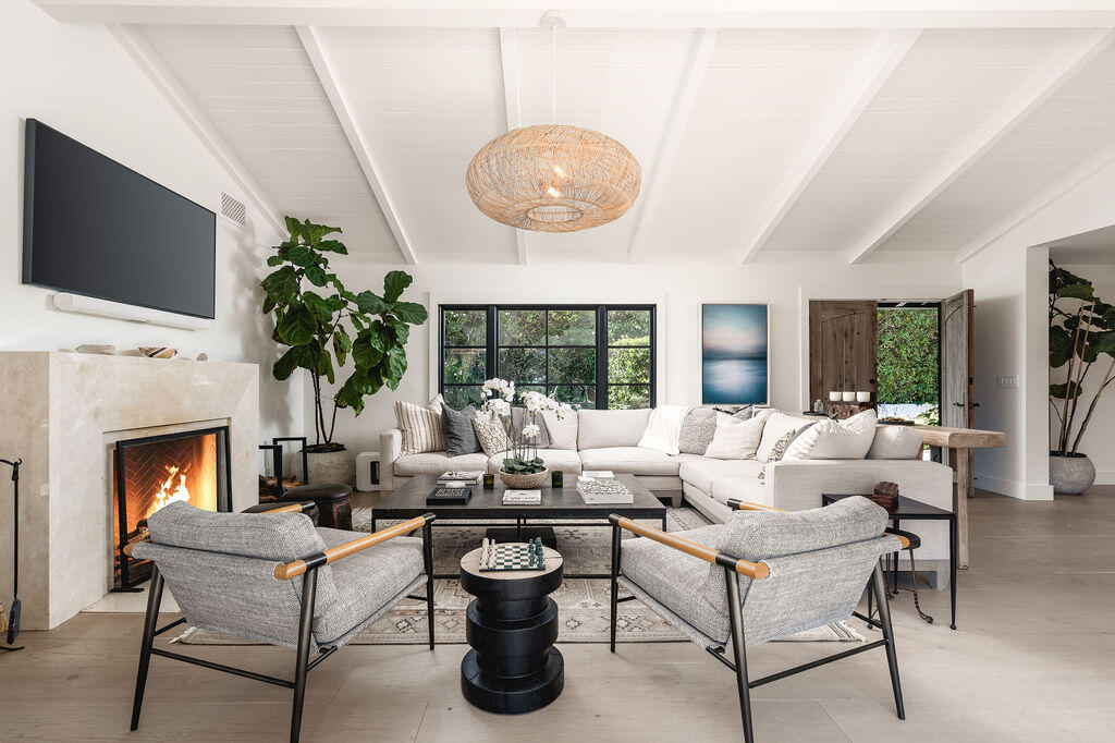 1383 School House Road