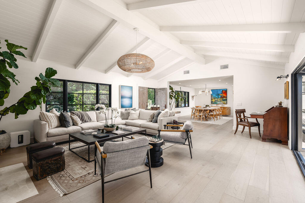 1383 School House Road