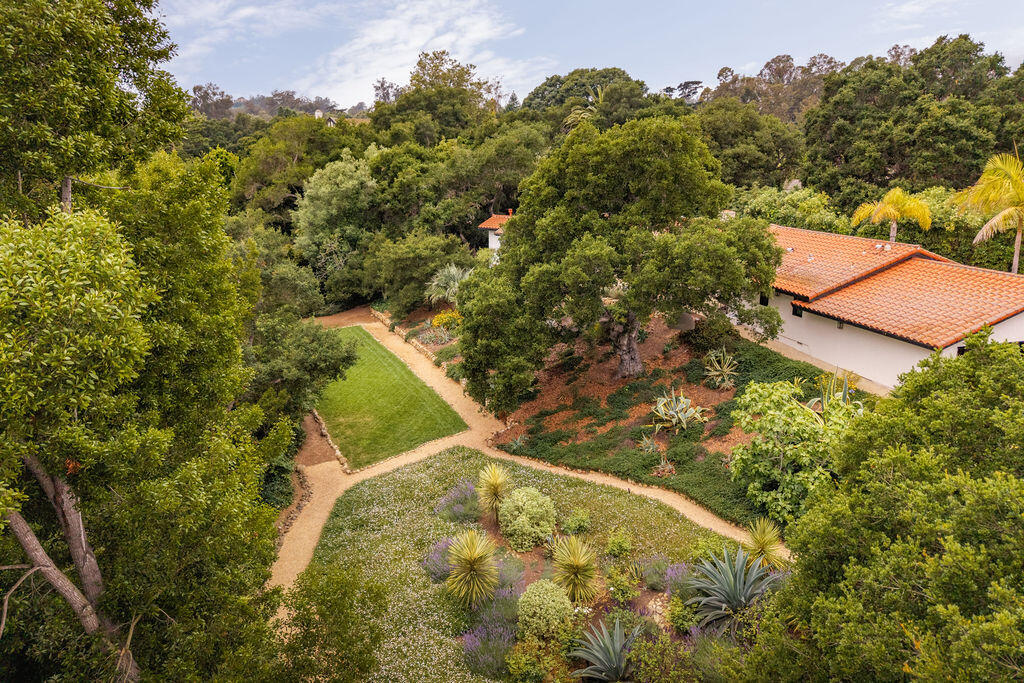 1383 School House Road