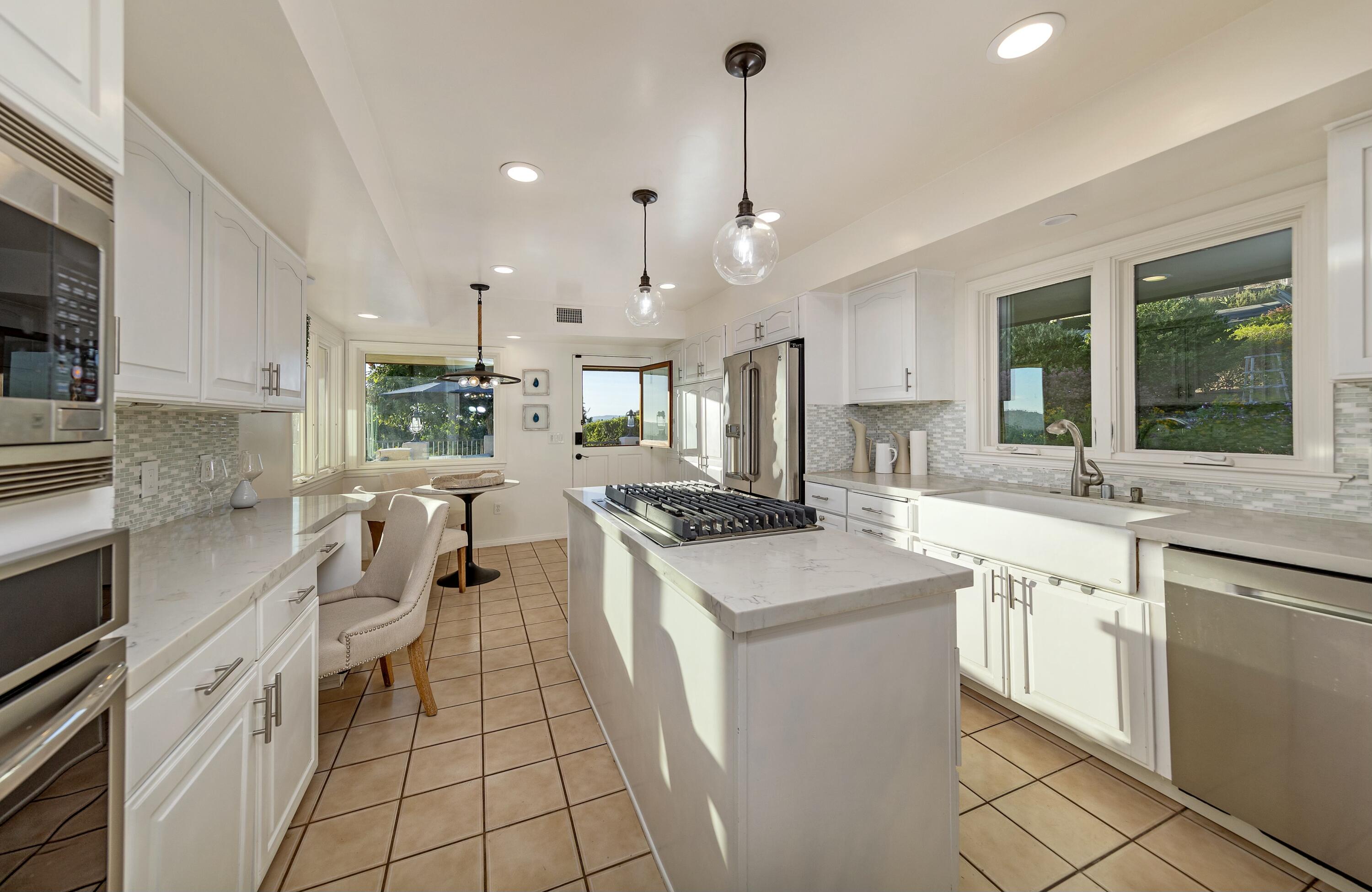 702 E Calle Laureles