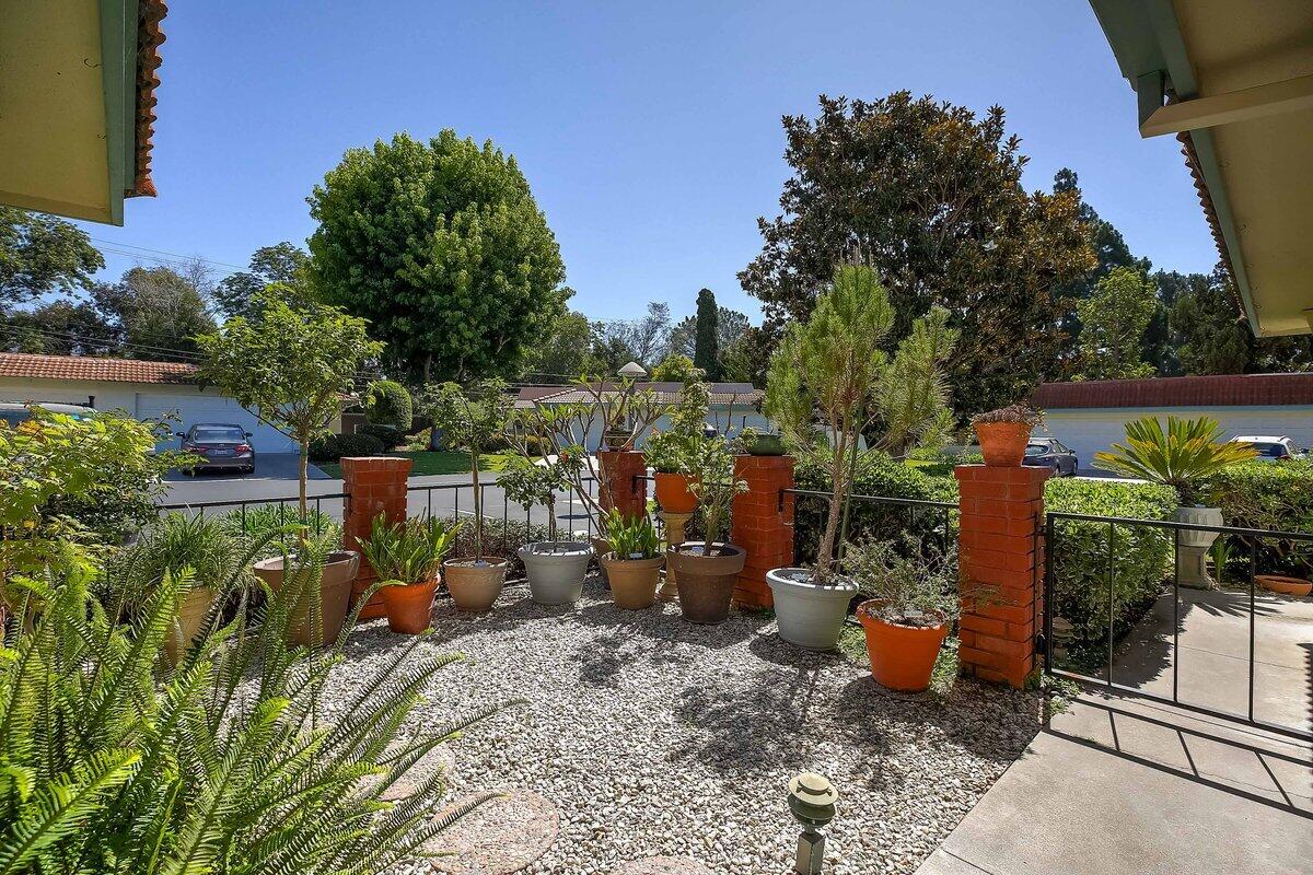 47 La Cumbre Circle