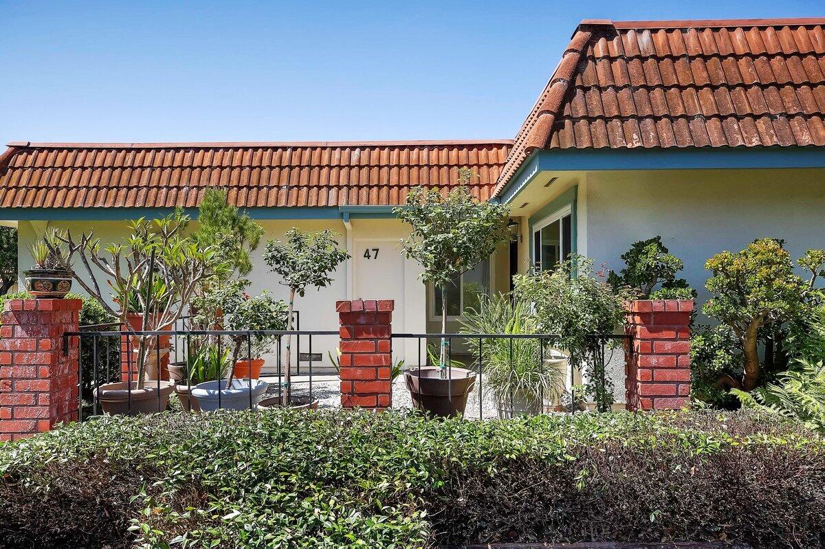 47 La Cumbre Circle
