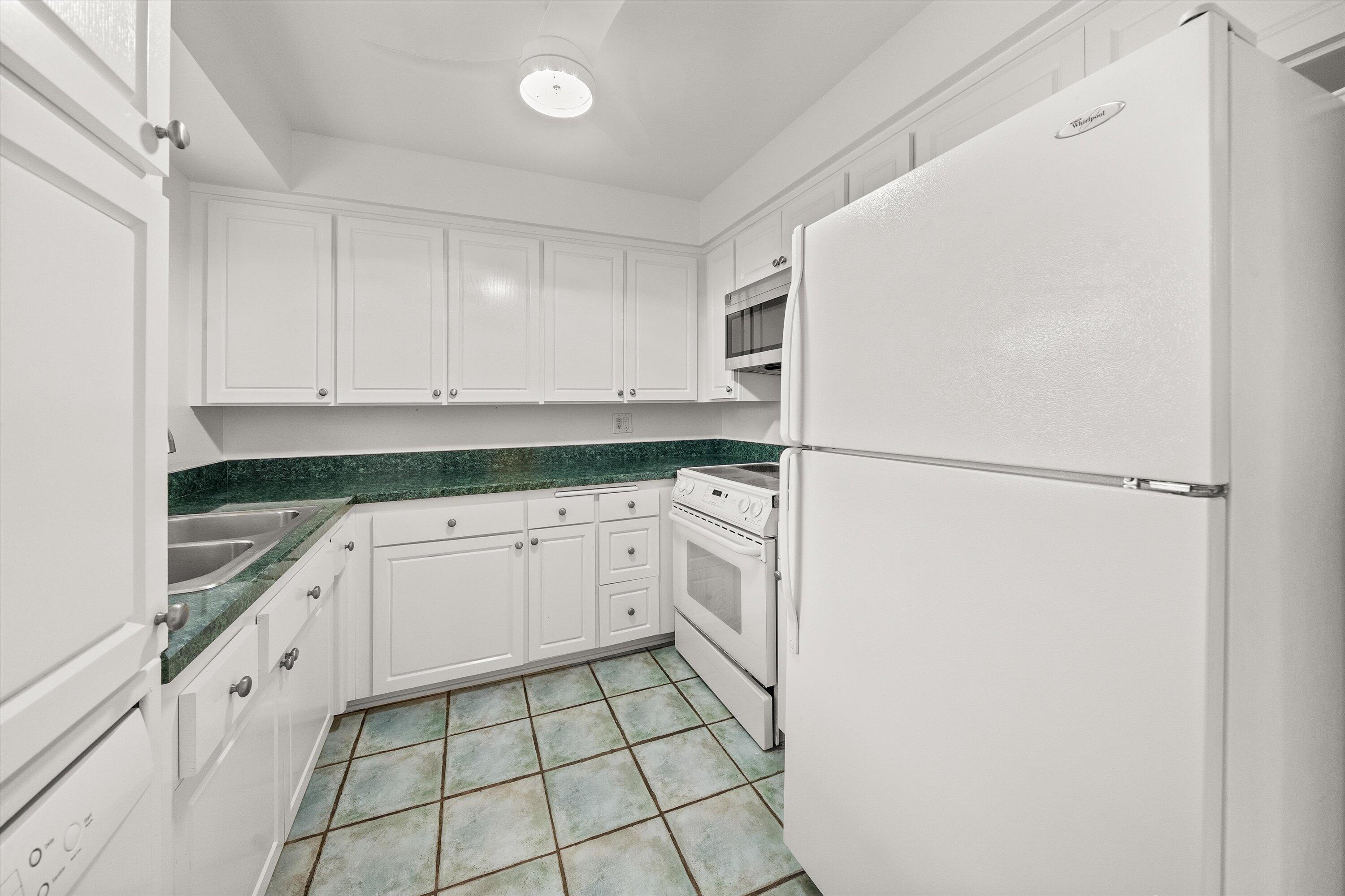 330 Moreton Bay Lane, 2