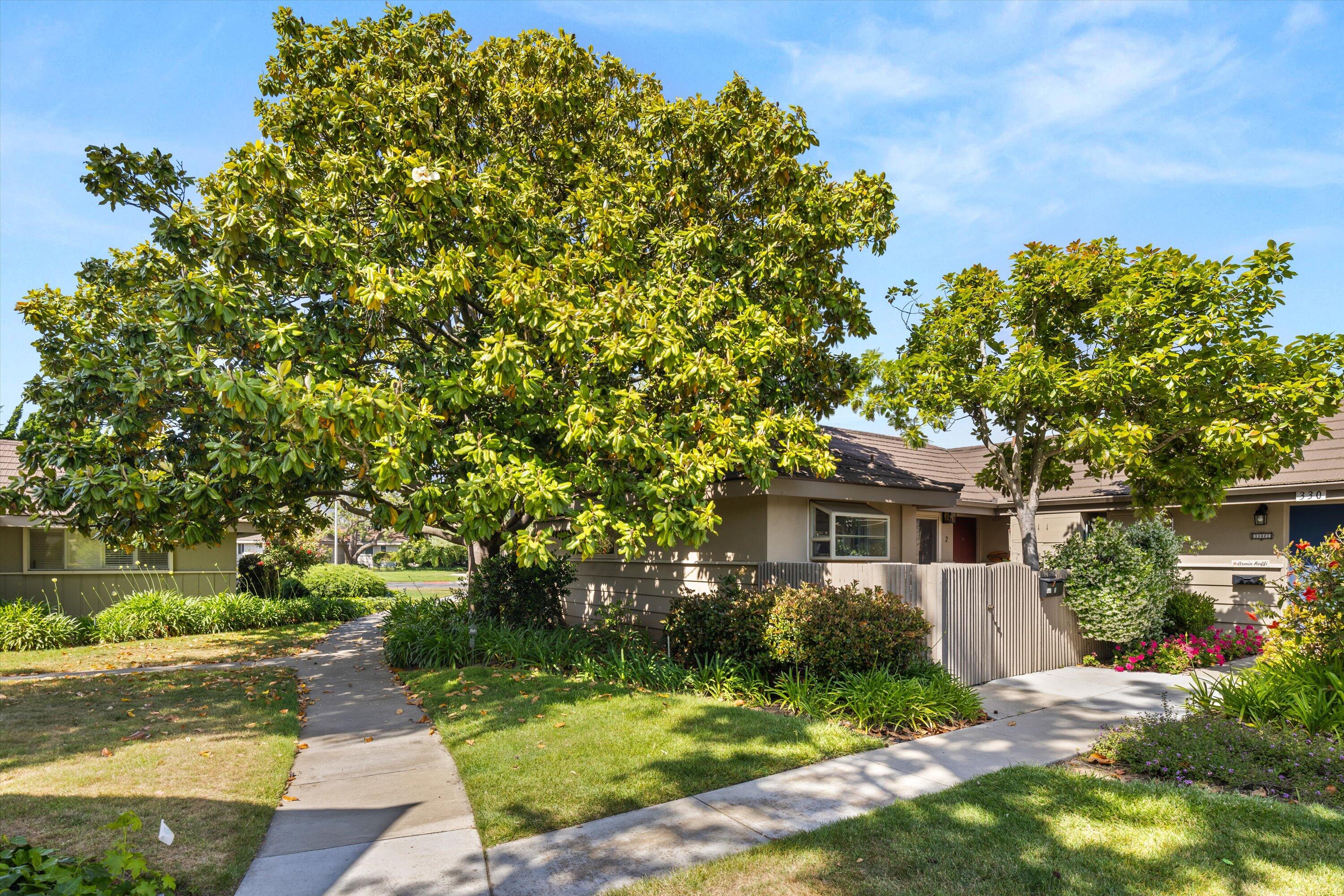 330 Moreton Bay Lane, 2