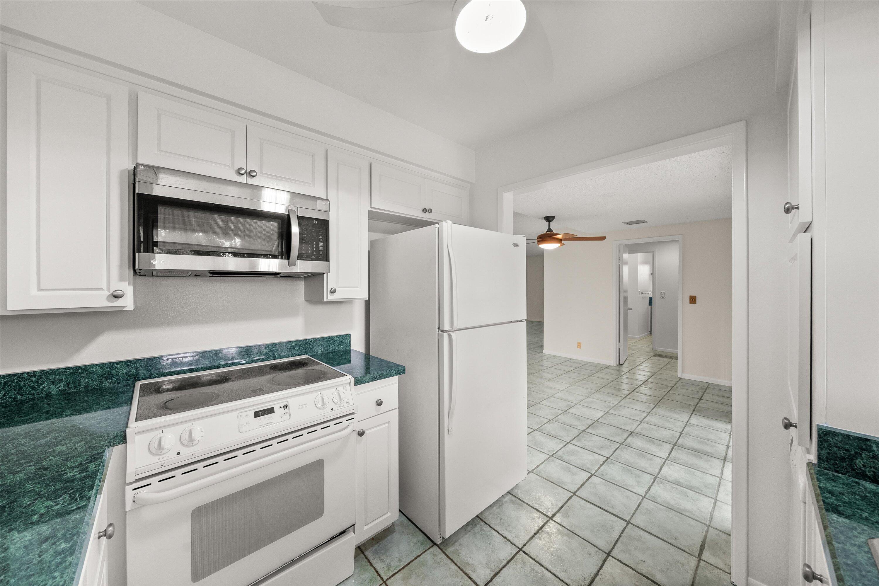 330 Moreton Bay Lane, 2