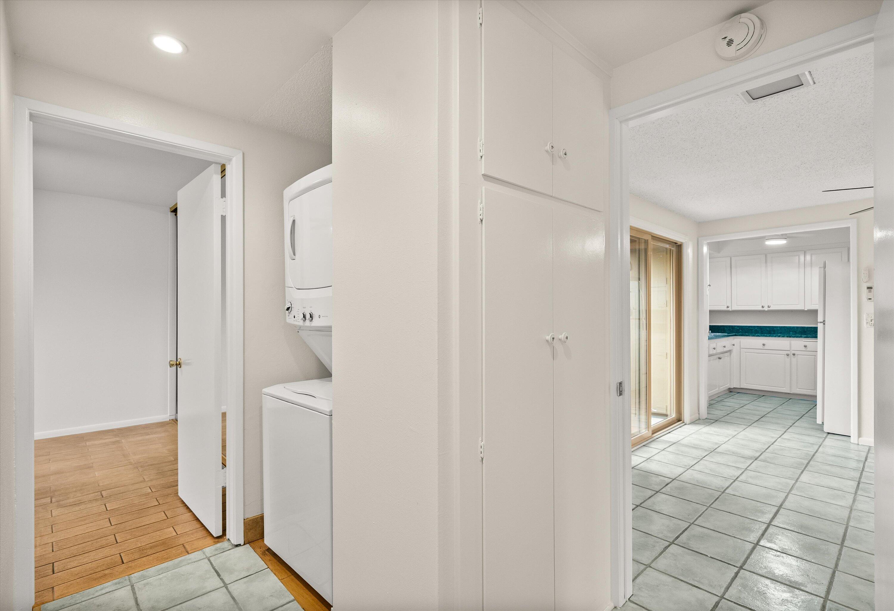 330 Moreton Bay Lane, 2