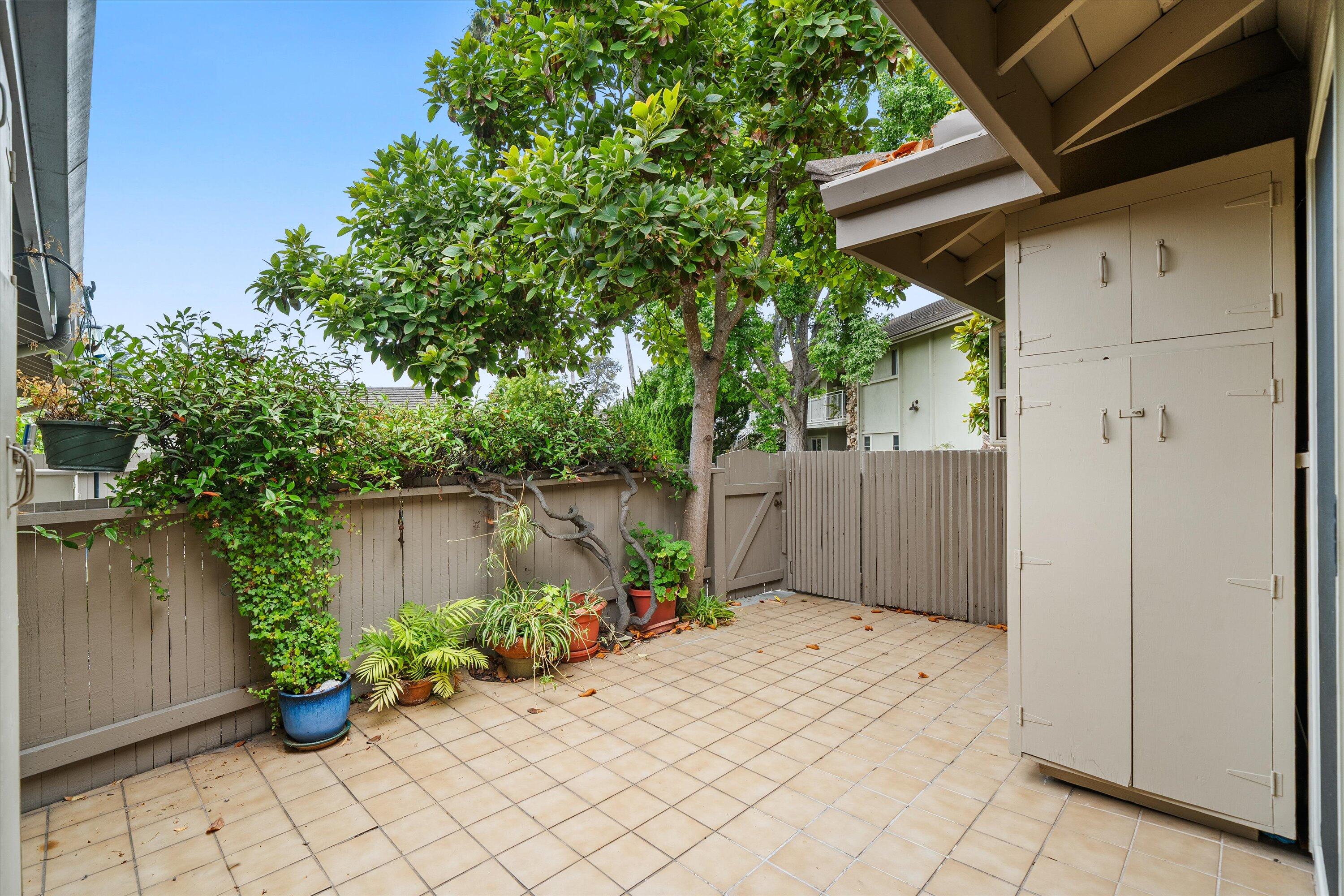 330 Moreton Bay Lane, 2