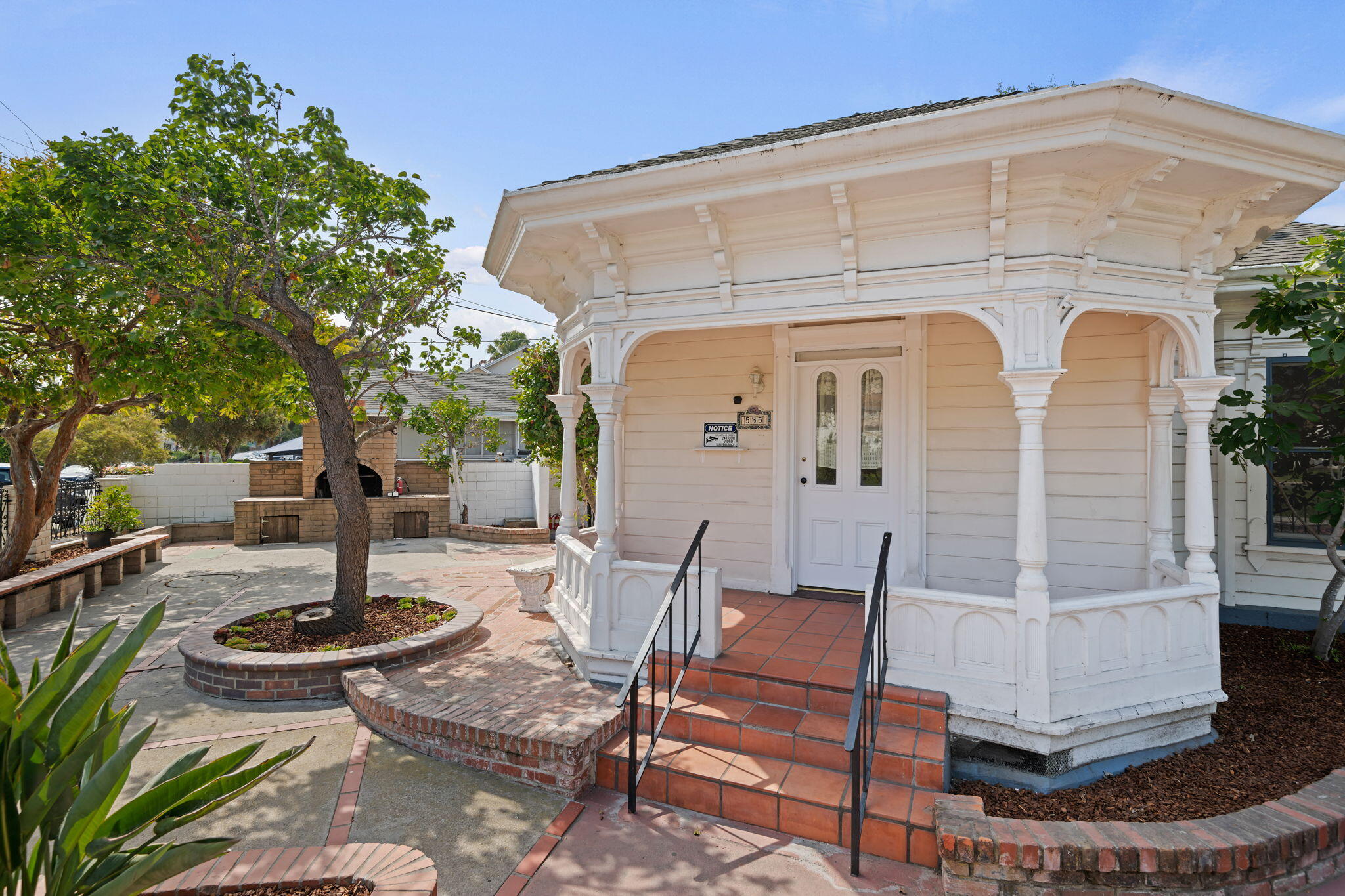 535 N Quarantina Street