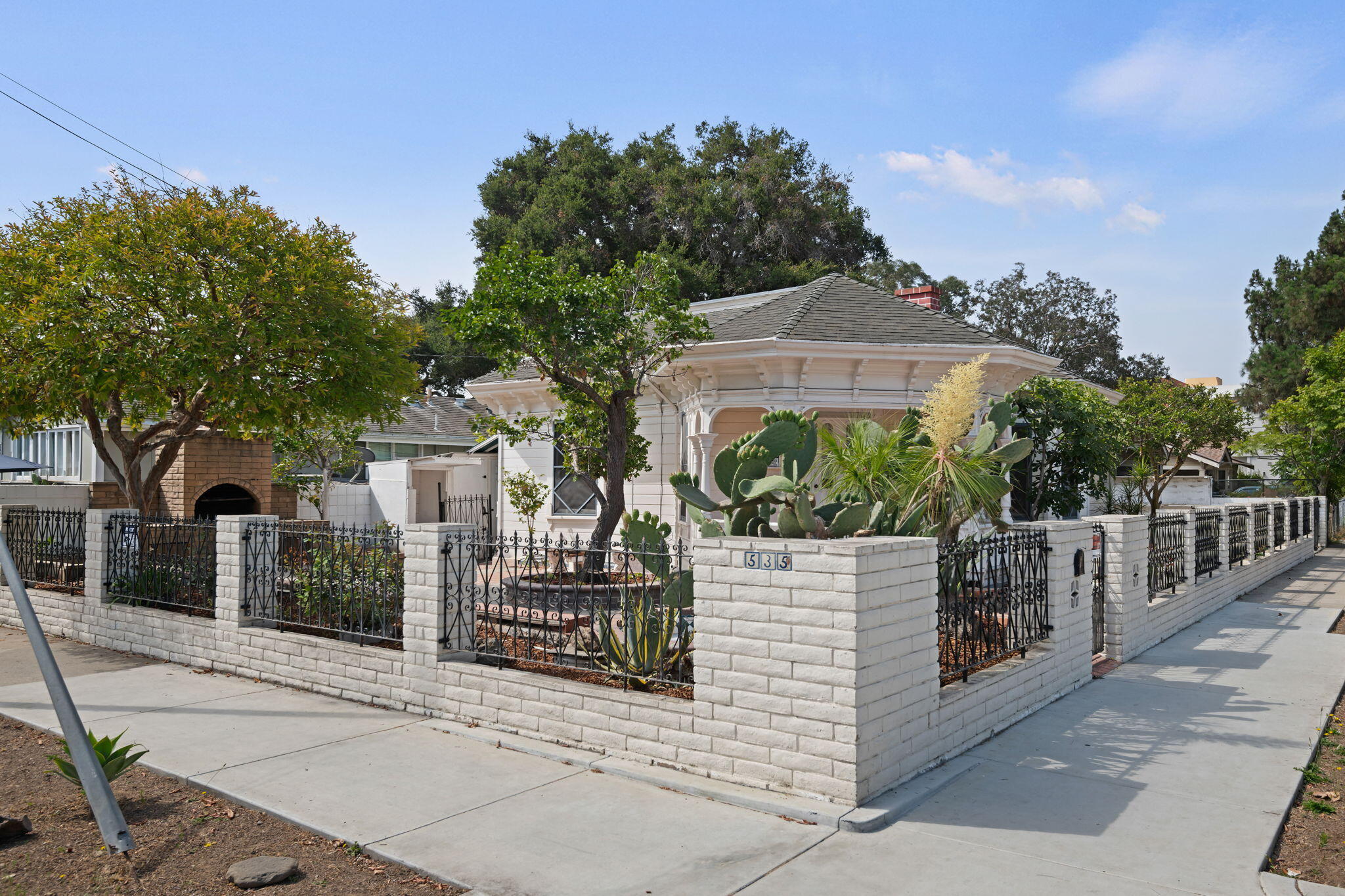 535 N Quarantina Street