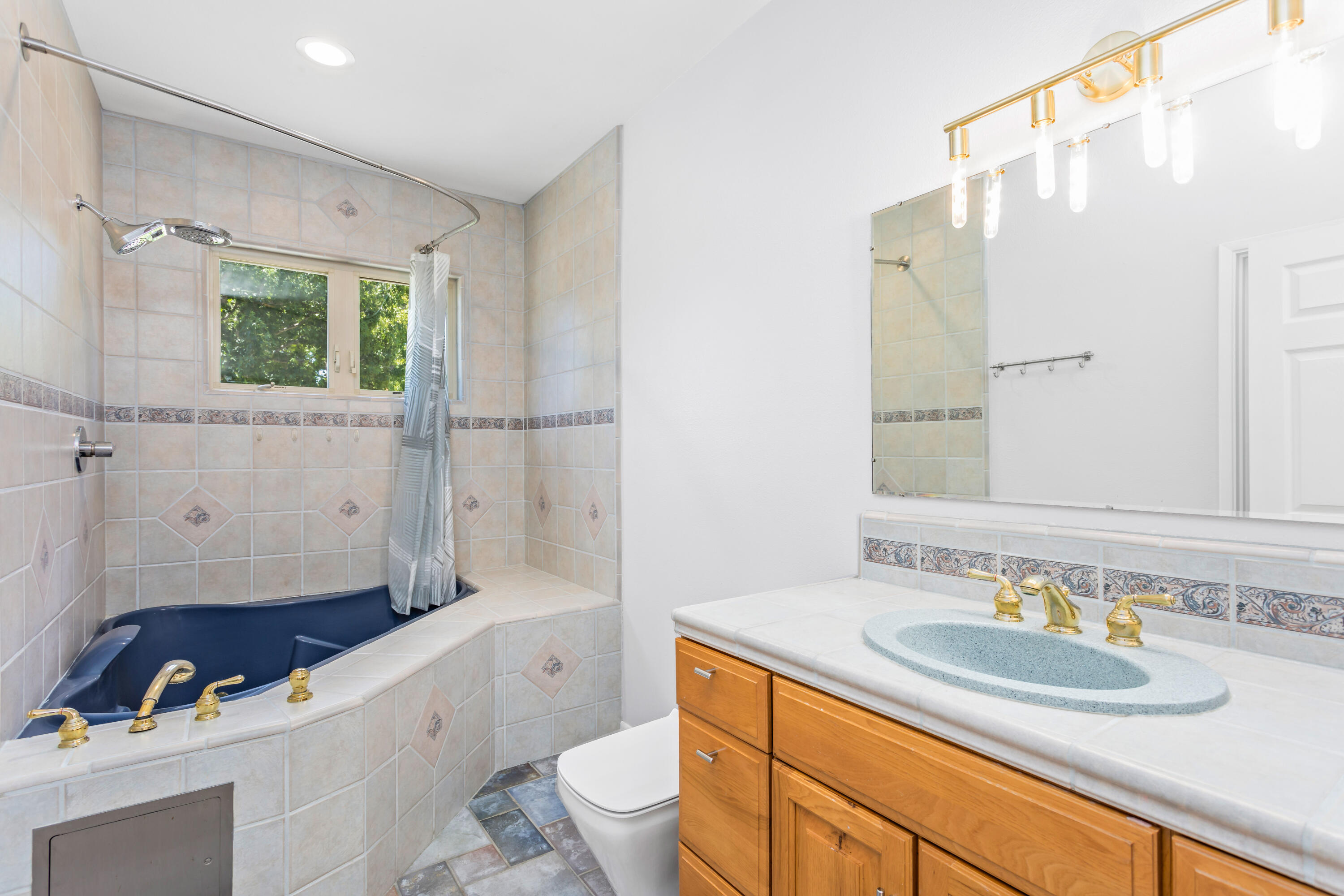 5531 Somerset Drive