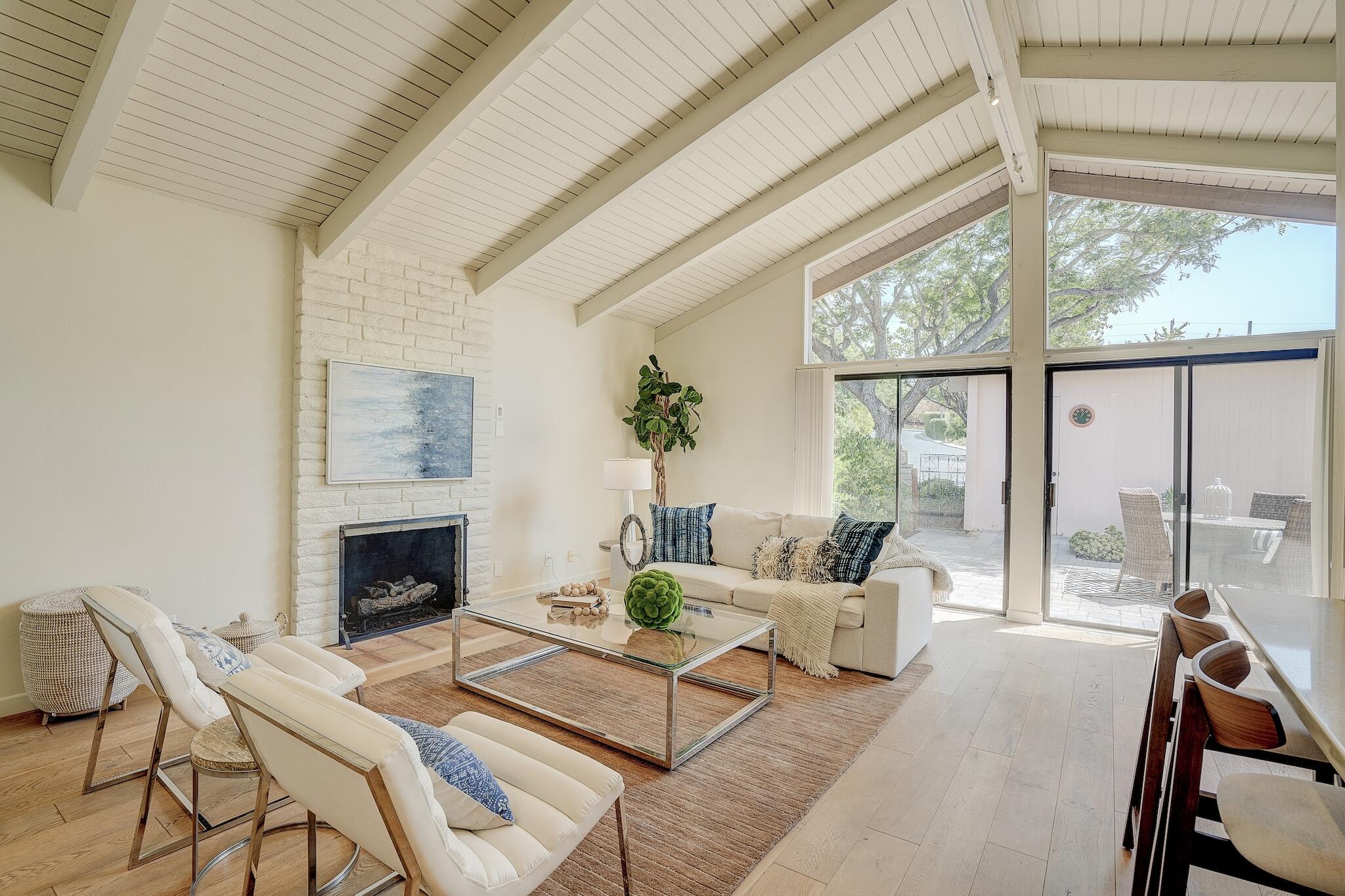 551 N La Cumbre Road