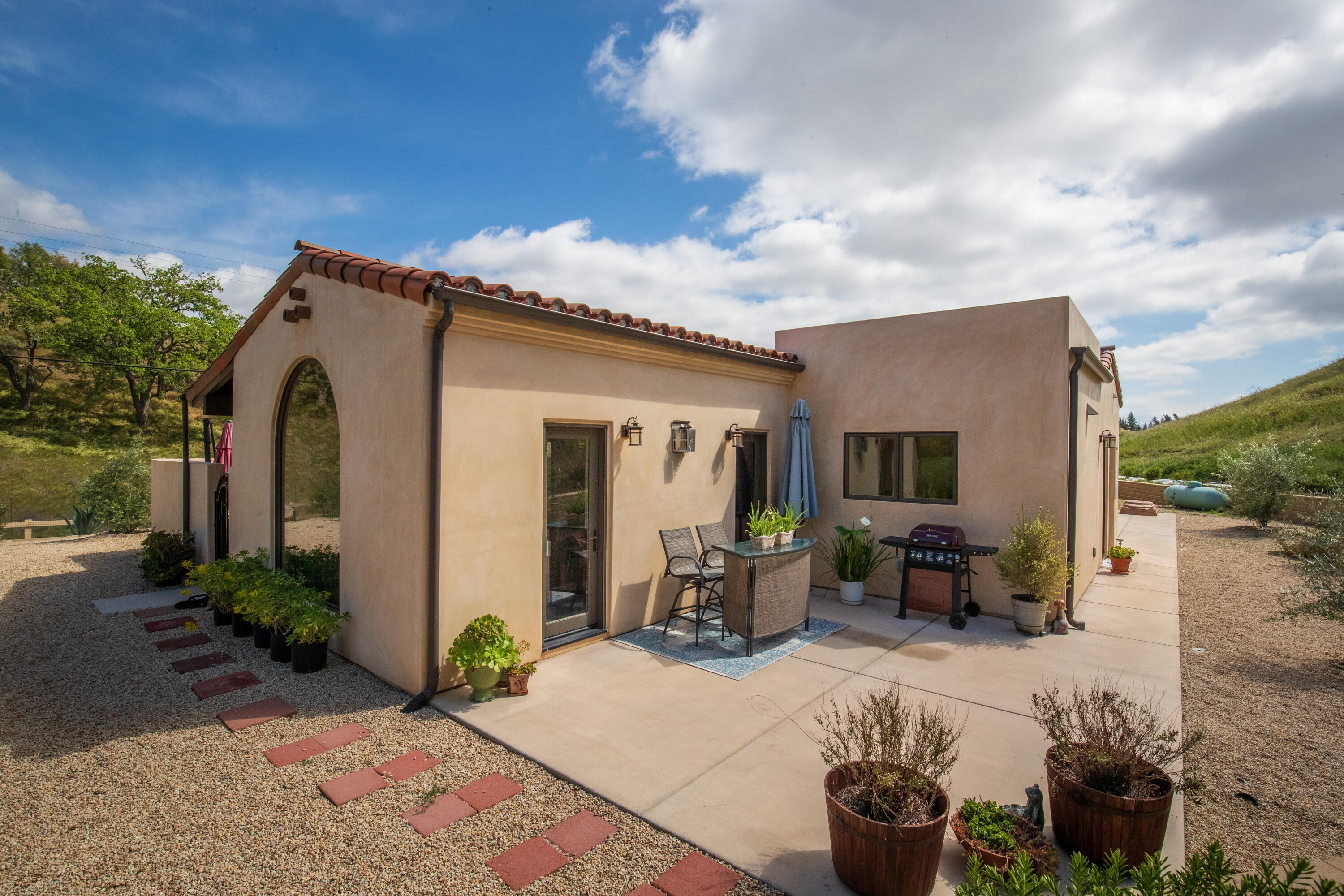 2875 Calzada Avenue