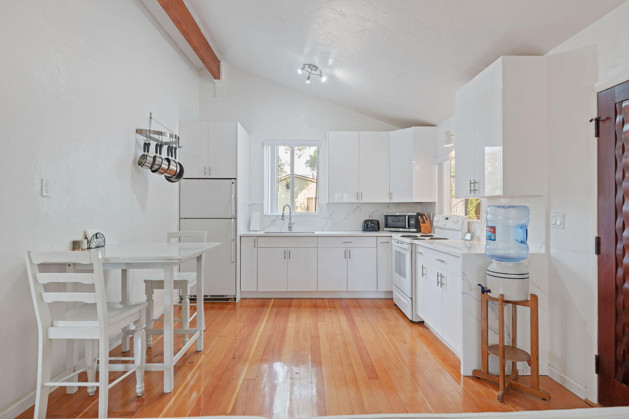 82 La Mesa Lane