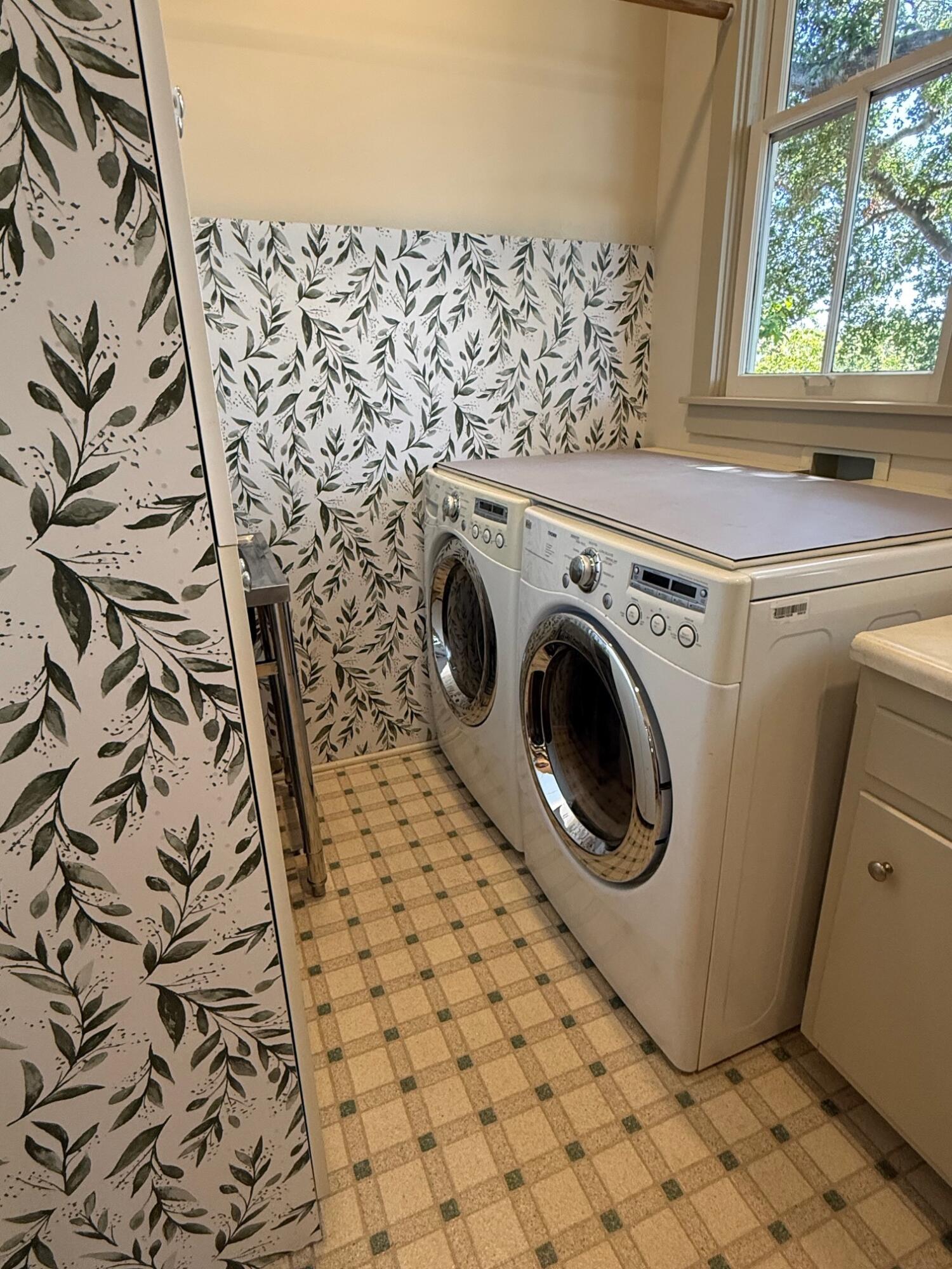 1035 E De La Guerra Street