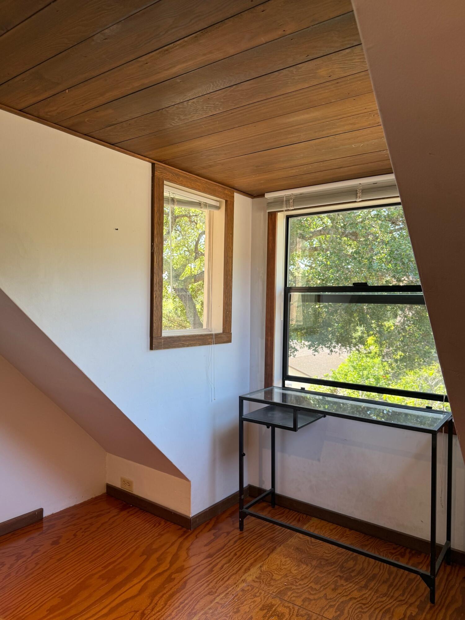 1035 E De La Guerra Street