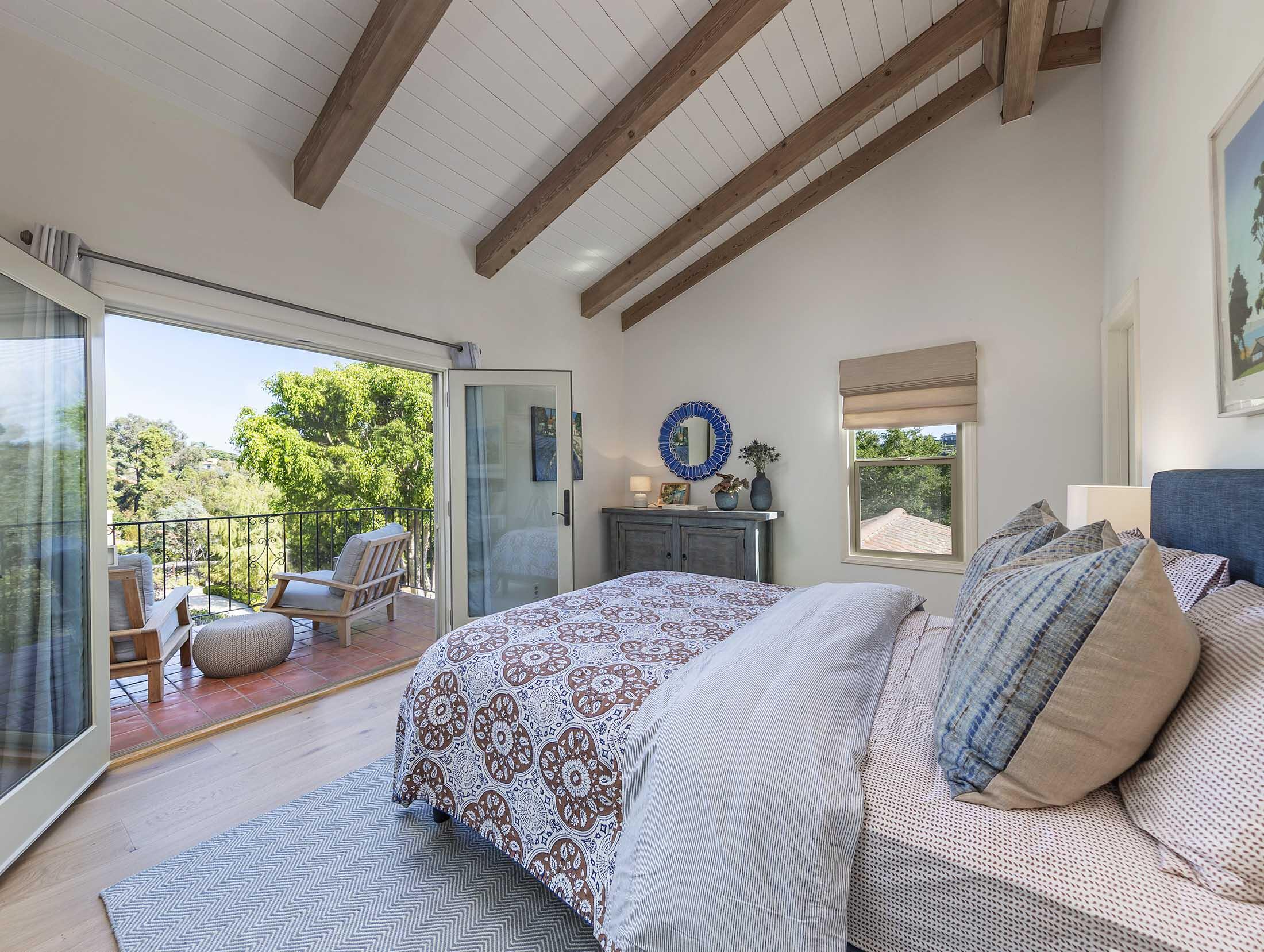 860 Miramonte Drive