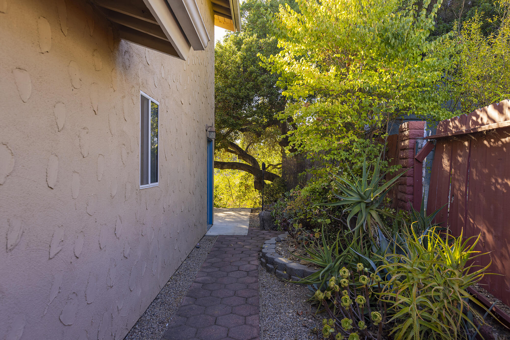 883 Moreno Drive