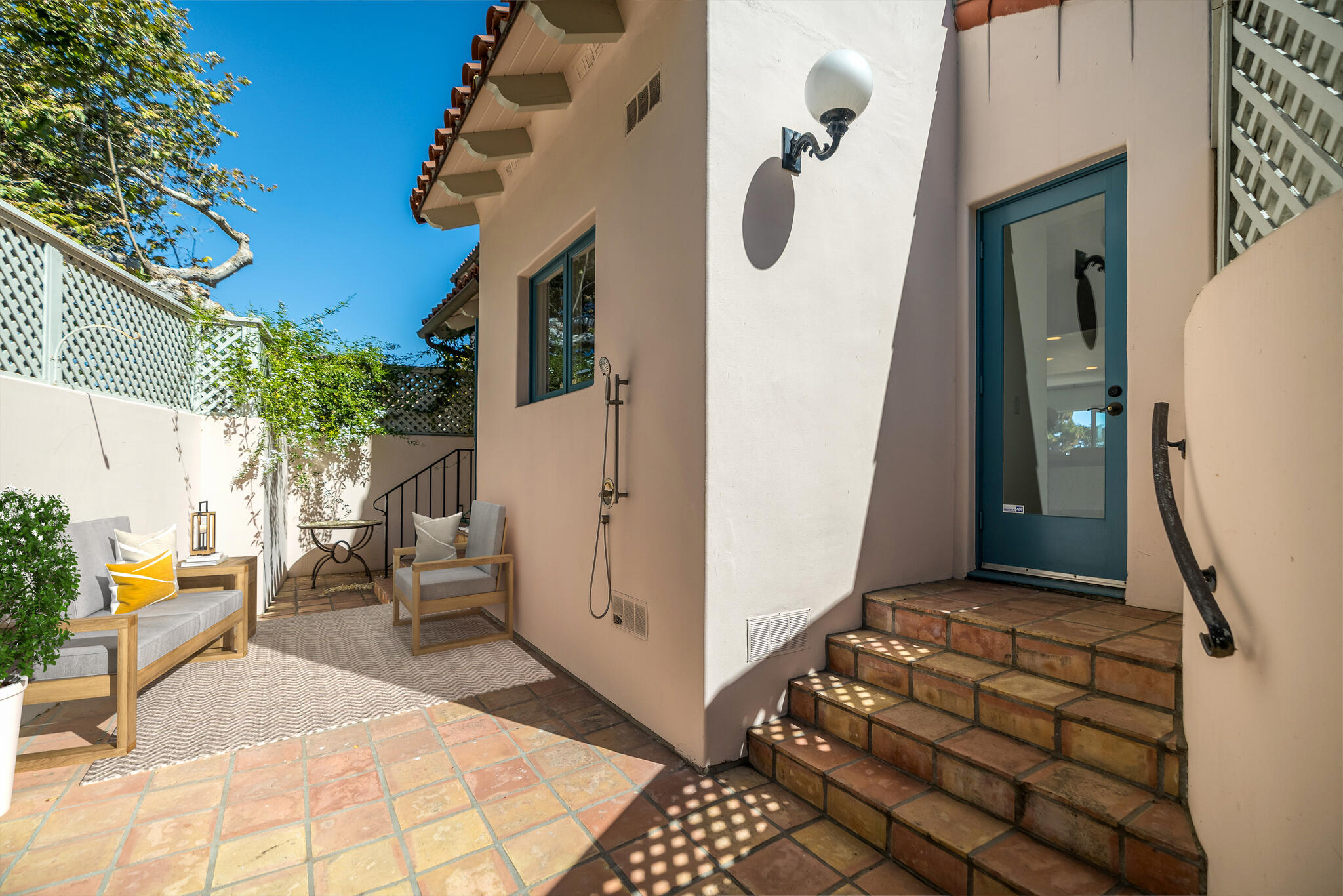 1647 Posilipo Lane, B