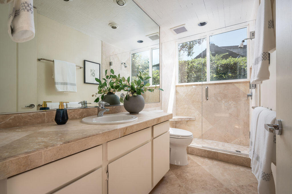 2609 Glendessary Lane