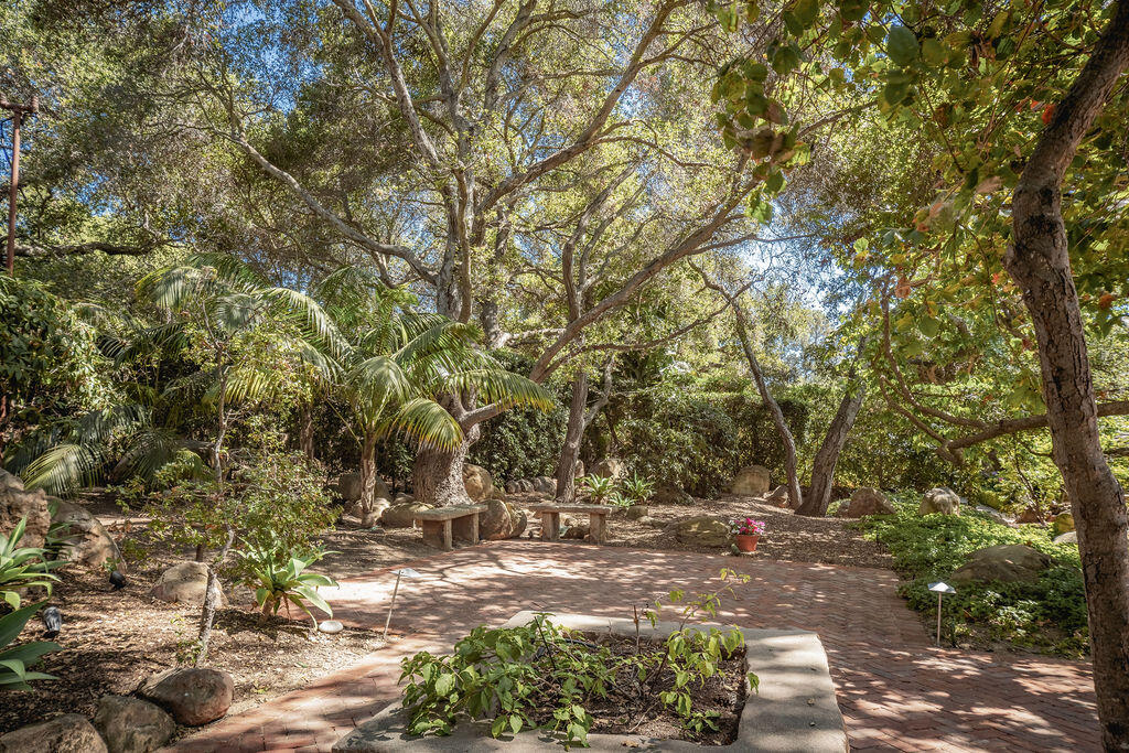 2609 Glendessary Lane