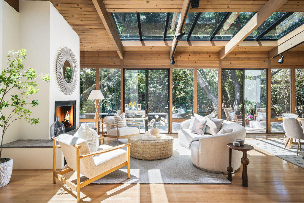 2609 Glendessary Lane