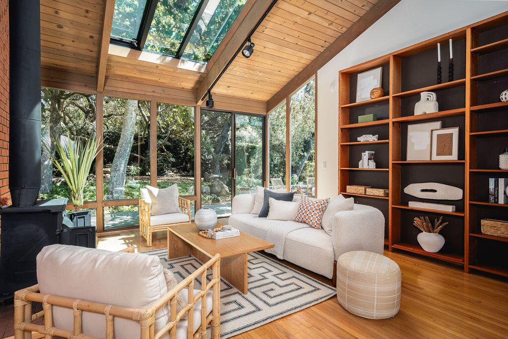 2609 Glendessary Lane