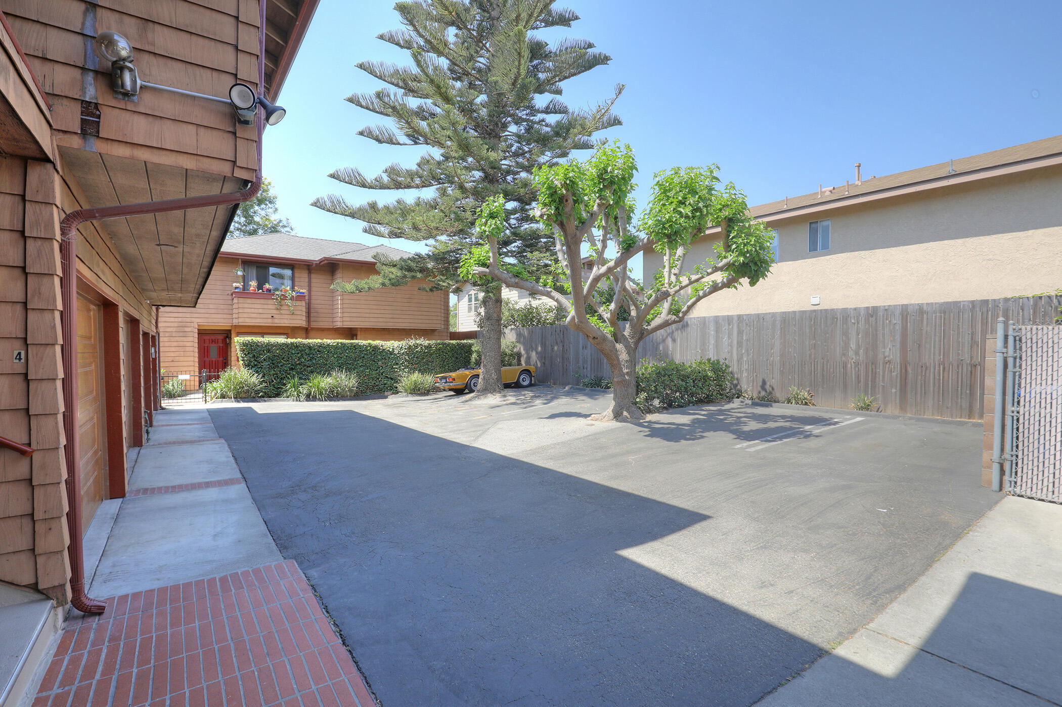 1815 Bath Street, 4