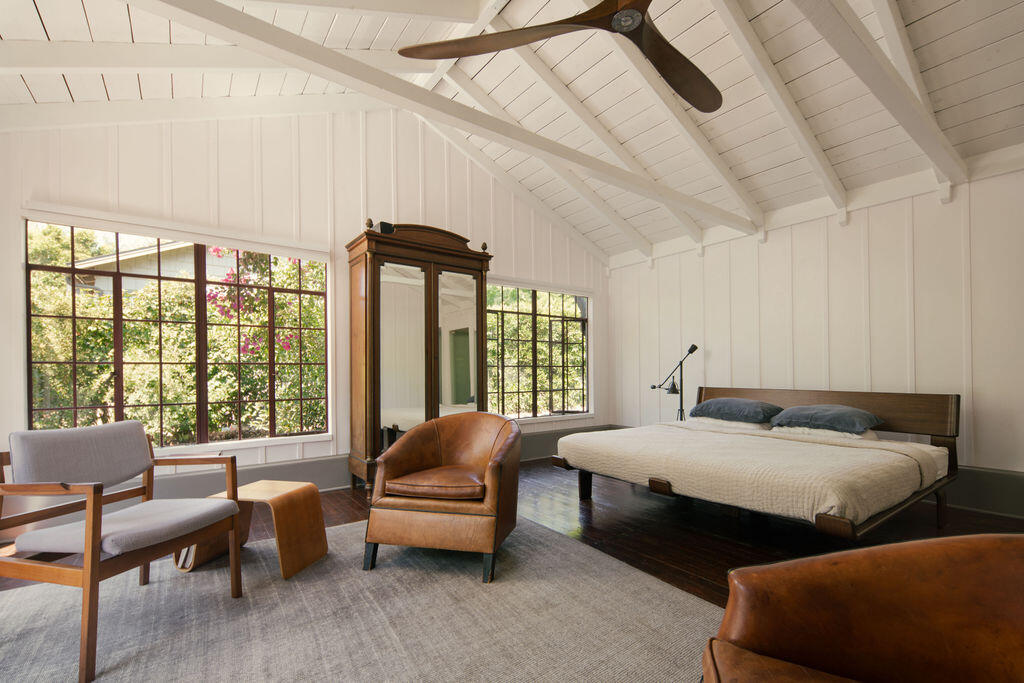 346 Hot Springs Road, East