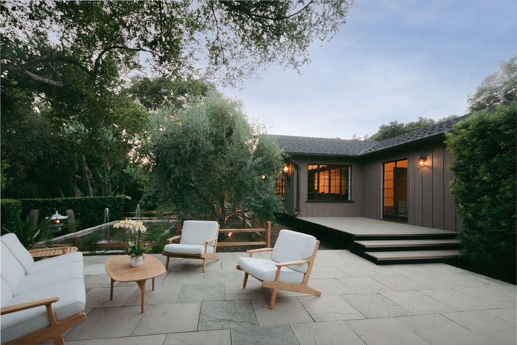 346 Hot Springs Road, East
