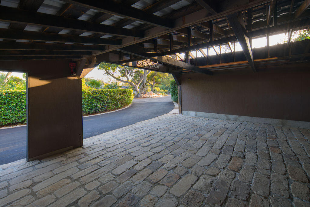 346 Hot Springs Road, East