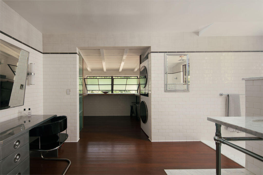346 Hot Springs Road, East