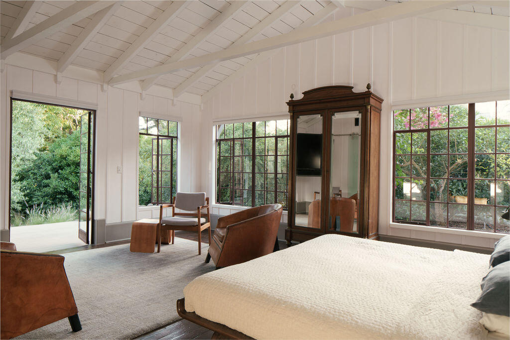 346 Hot Springs Road, East