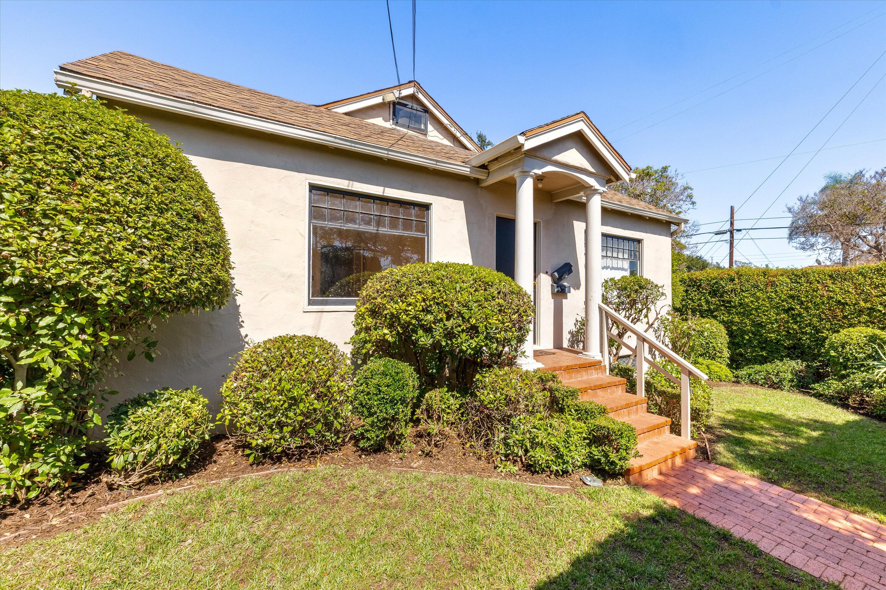 302 N Soledad Street