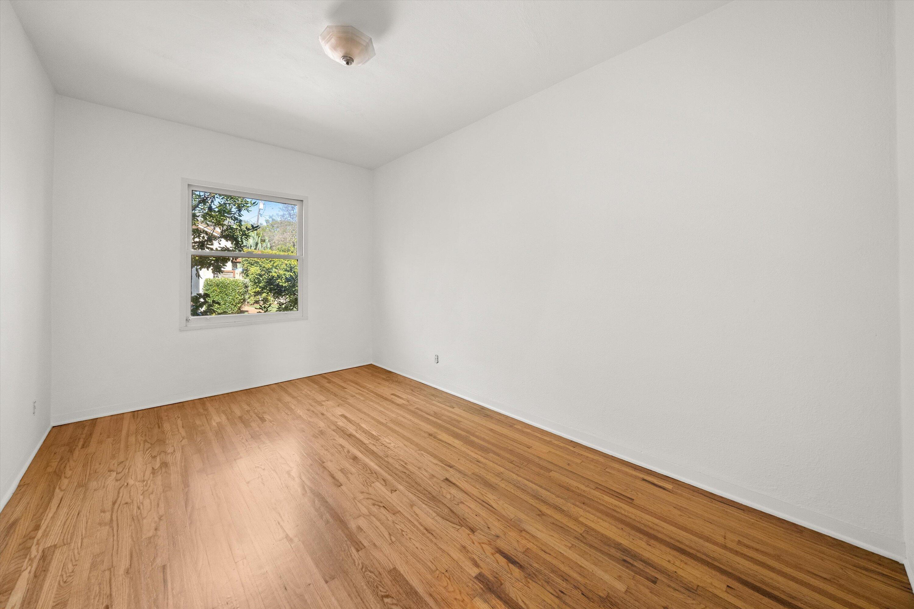 302 N Soledad Street