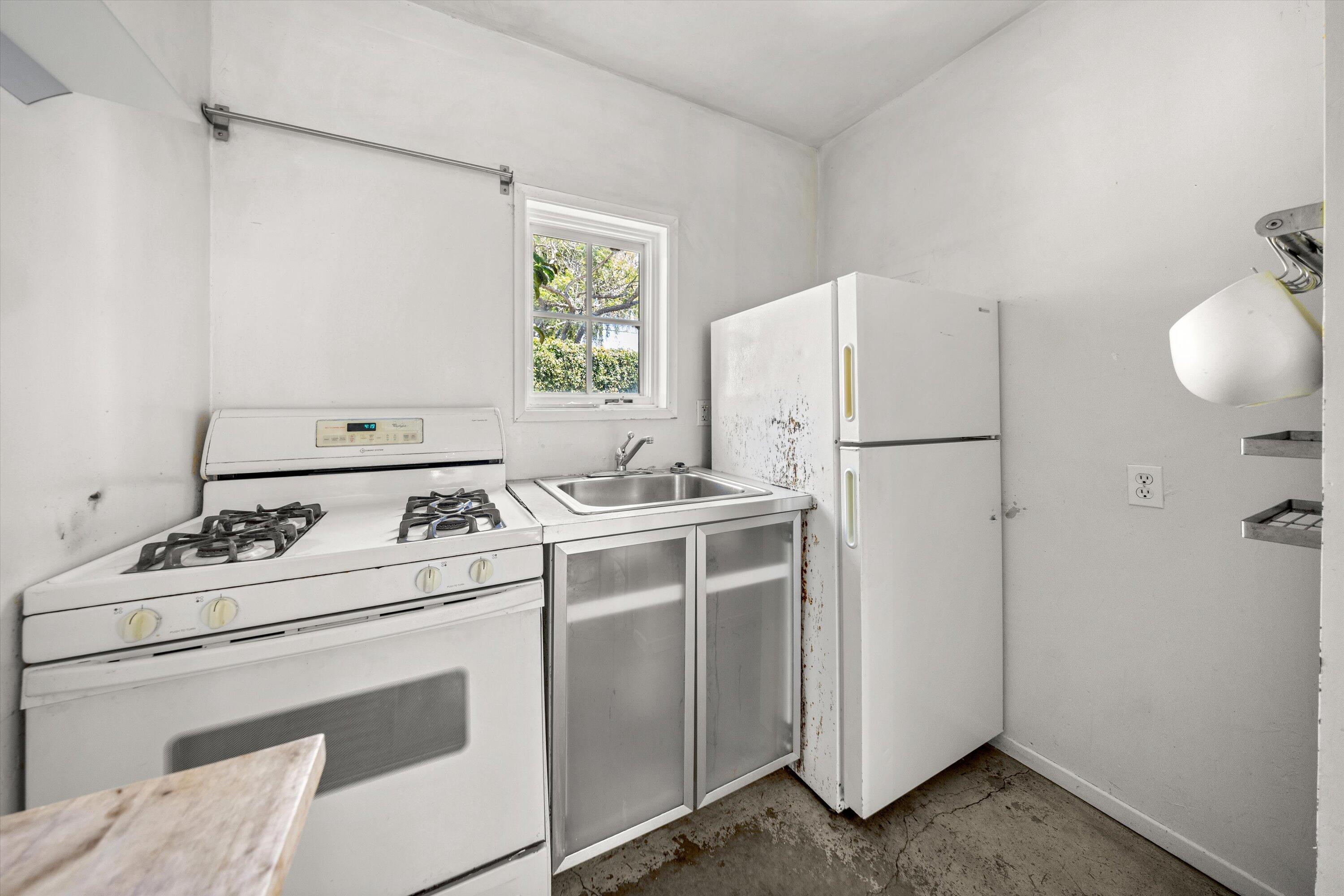 302 N Soledad Street