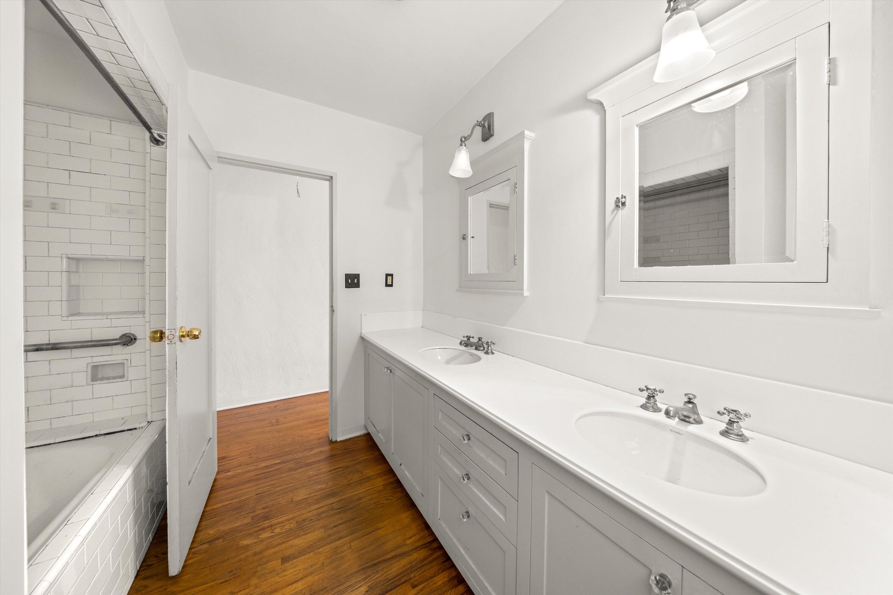 302 N Soledad Street