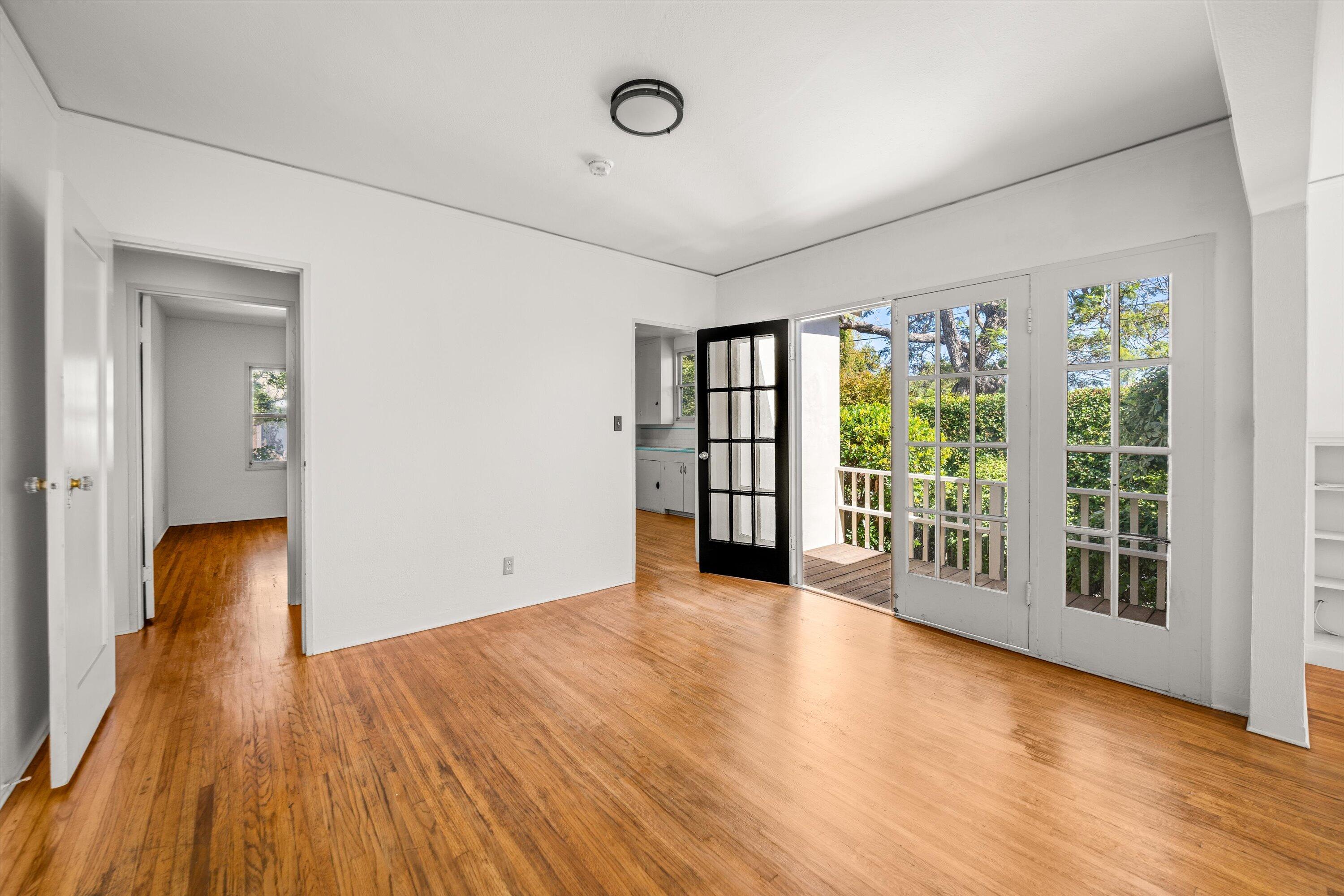 302 N Soledad Street