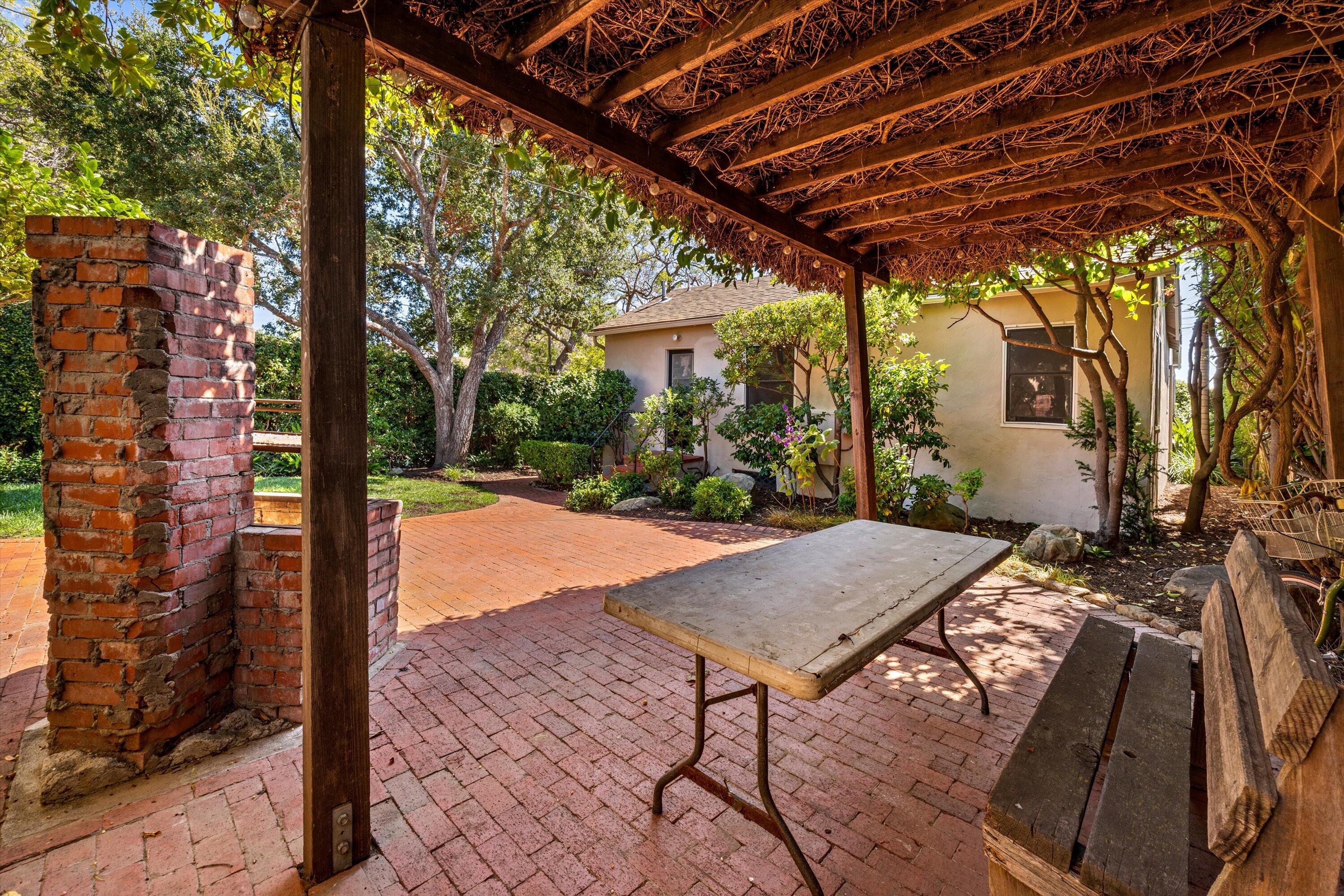 302 N Soledad Street