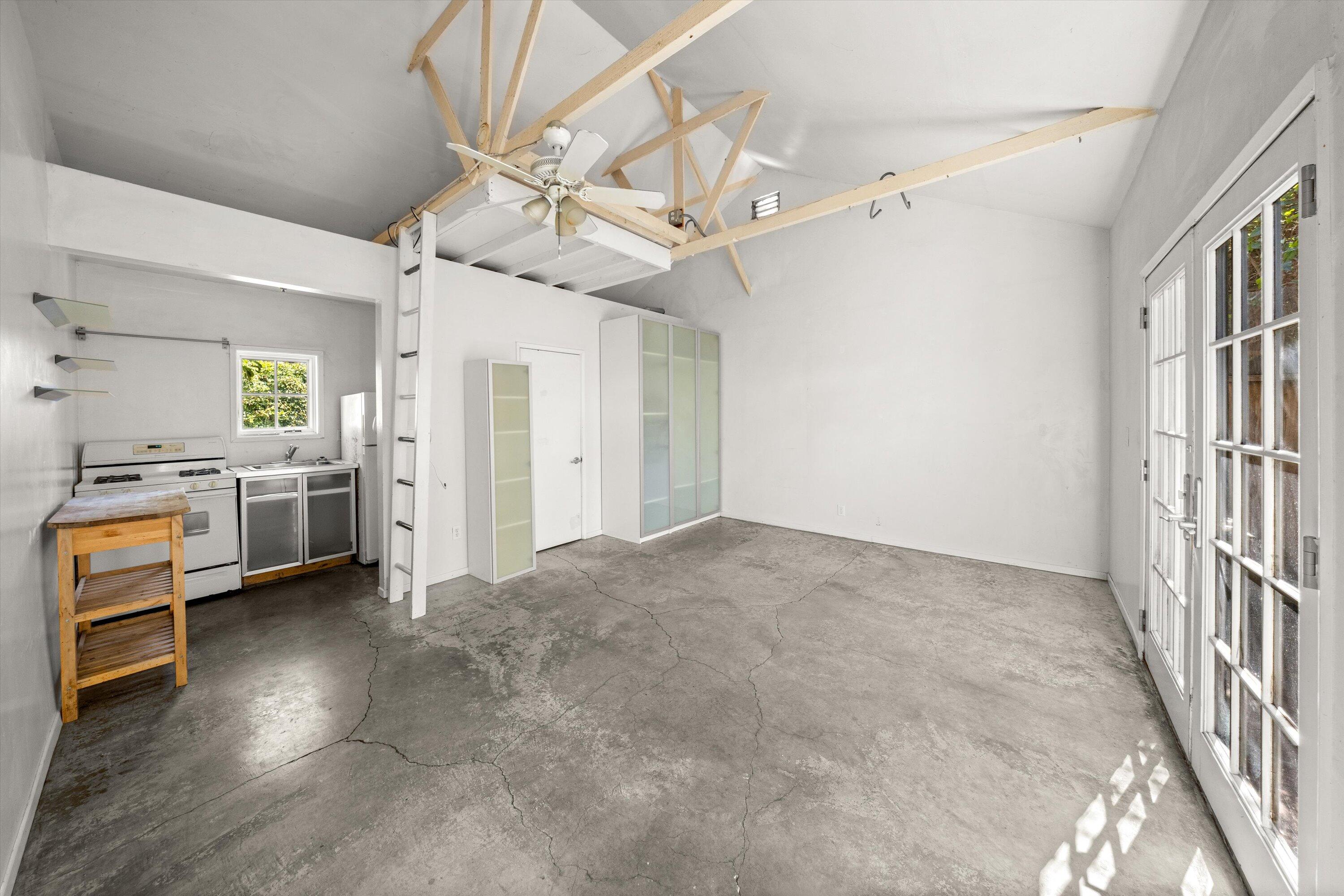 302 N Soledad Street