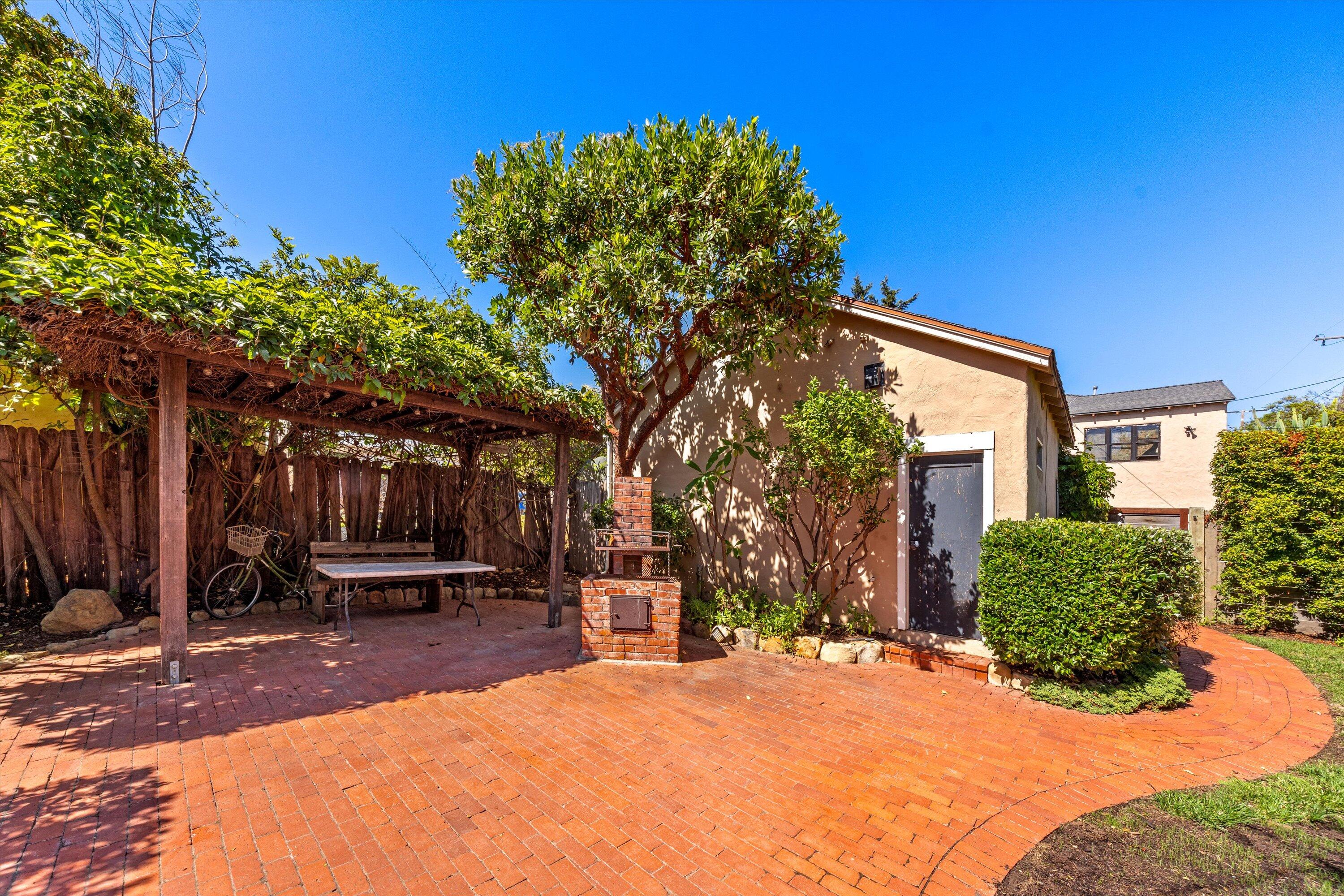 302 N Soledad Street