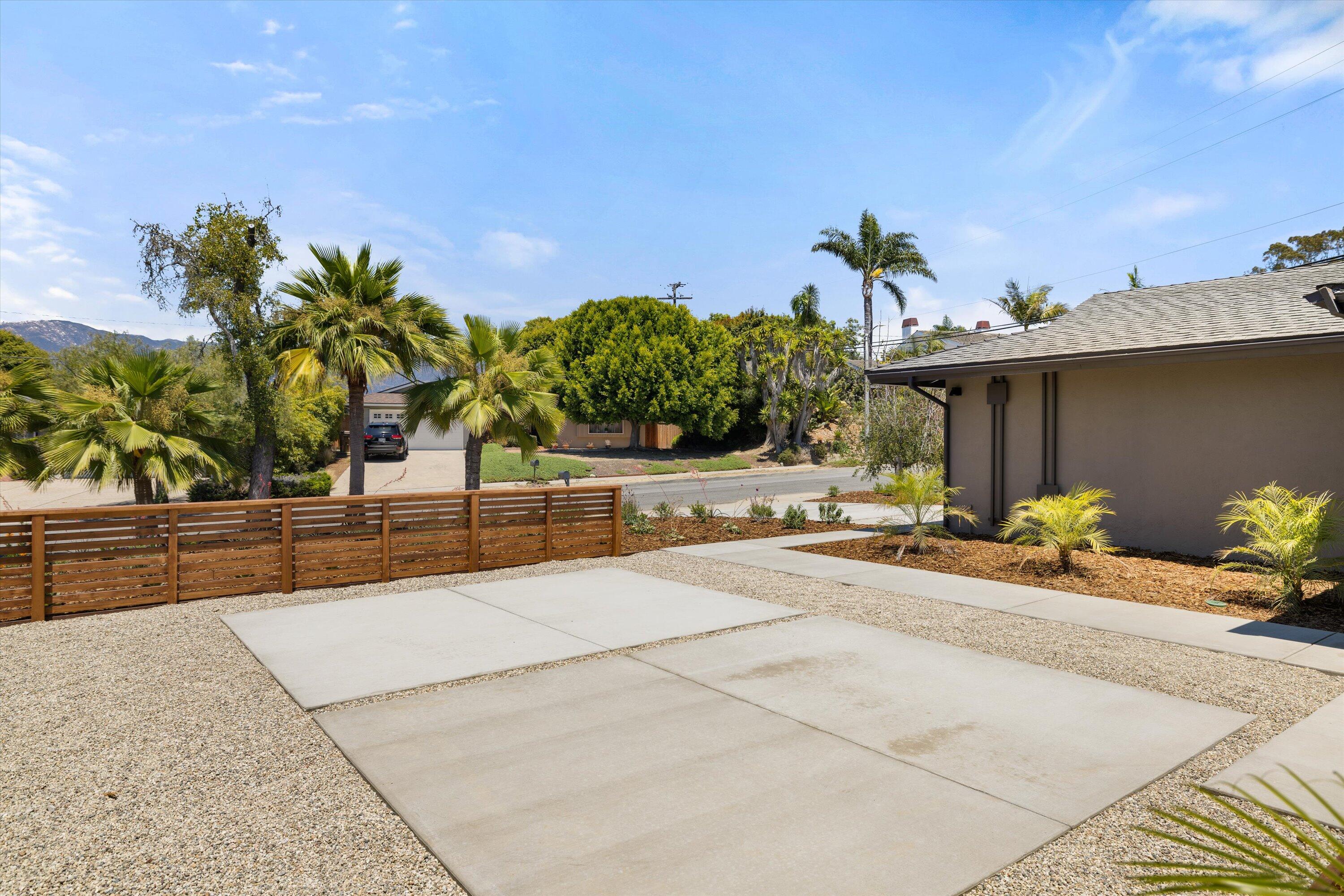 1633 La Coronilla Drive