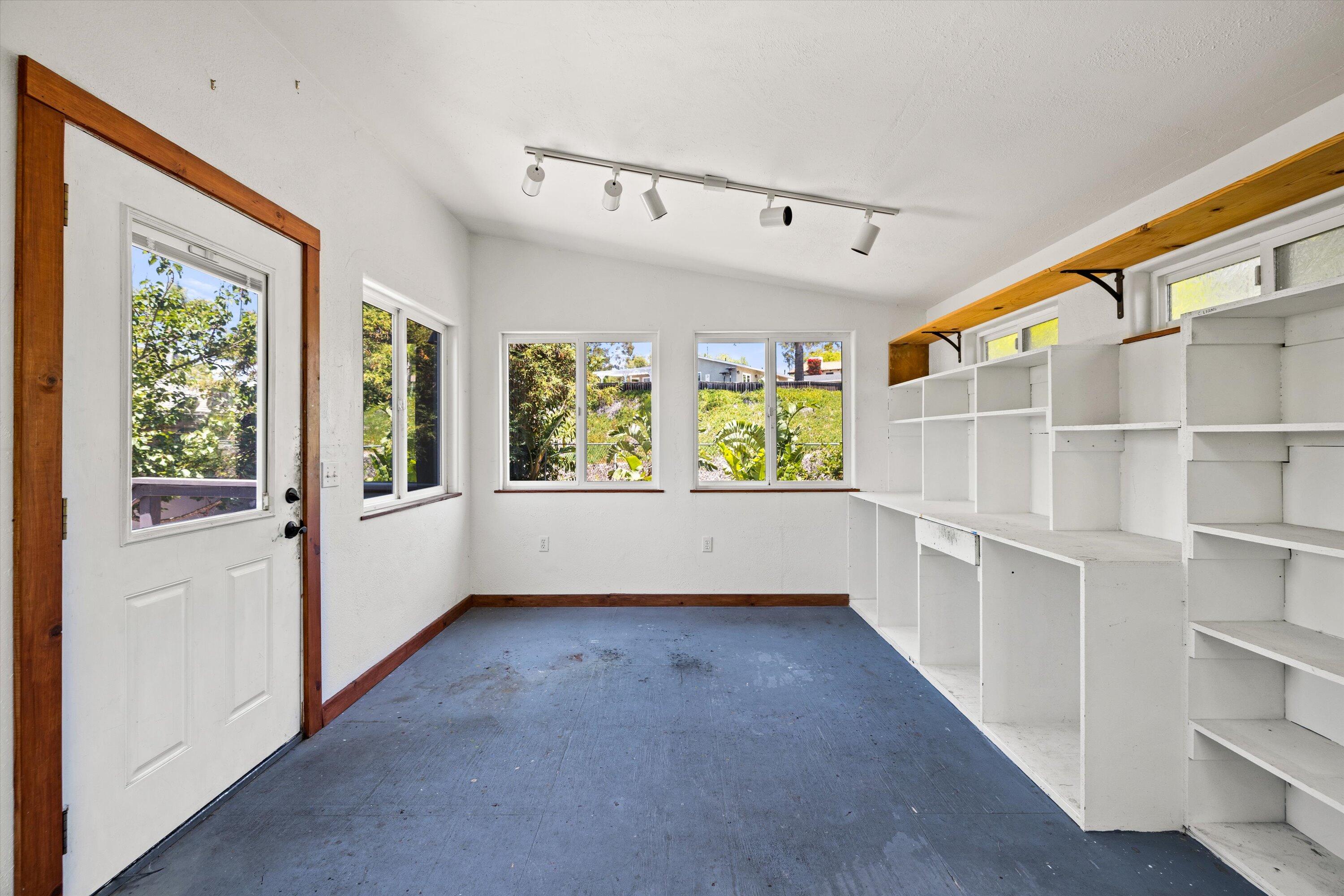 1633 La Coronilla Drive