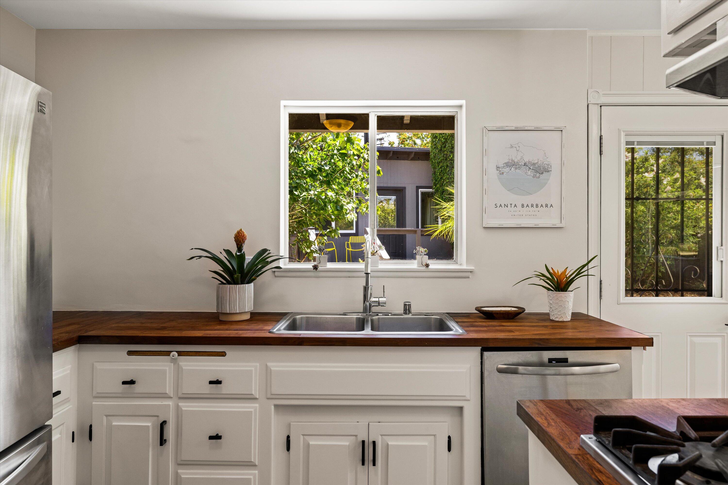 1633 La Coronilla Drive