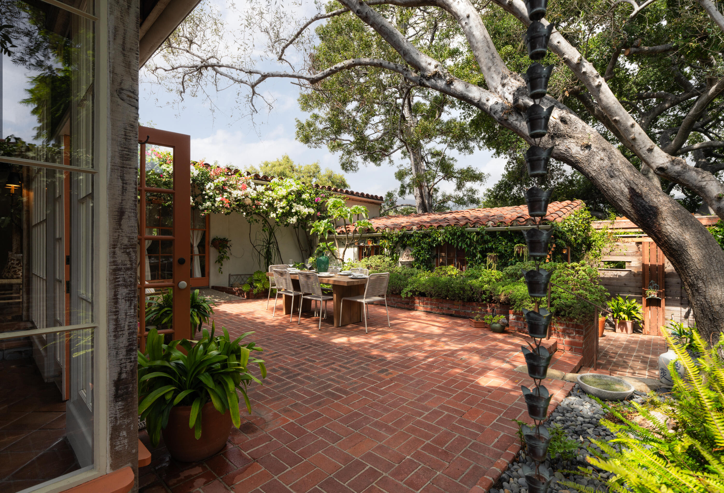 924 Garden Street, D