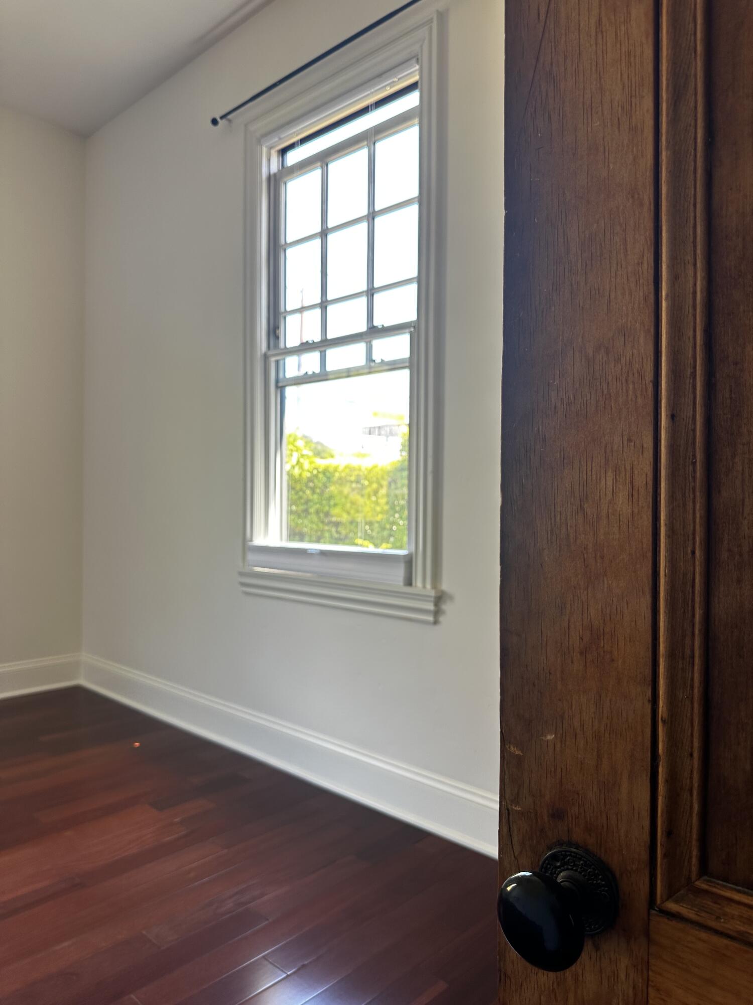 1035 E De La Guerra Street, A