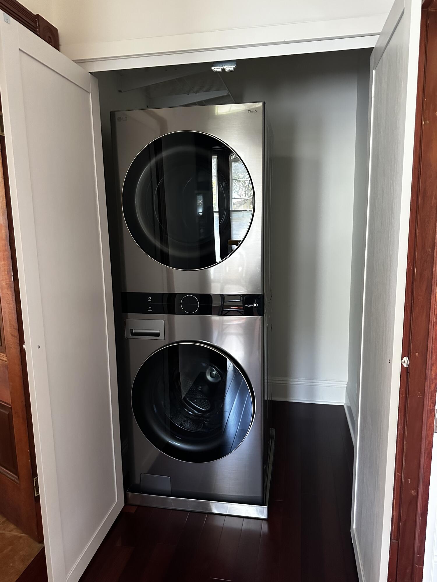 1035 E De La Guerra Street, A