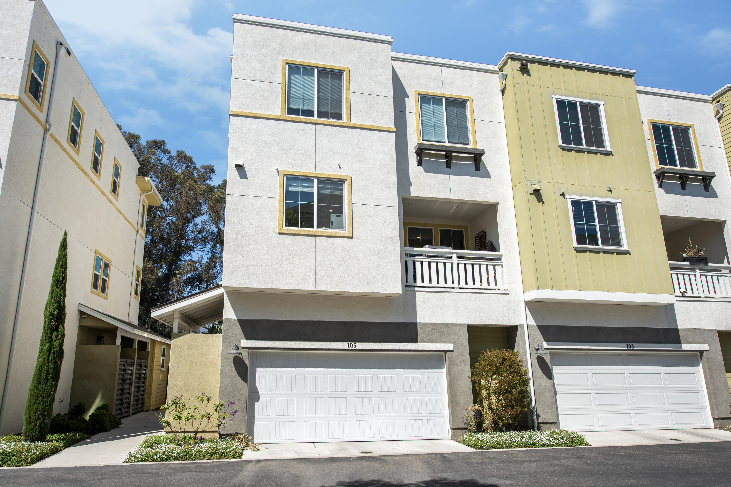 5687 Ekwill Street, 105
