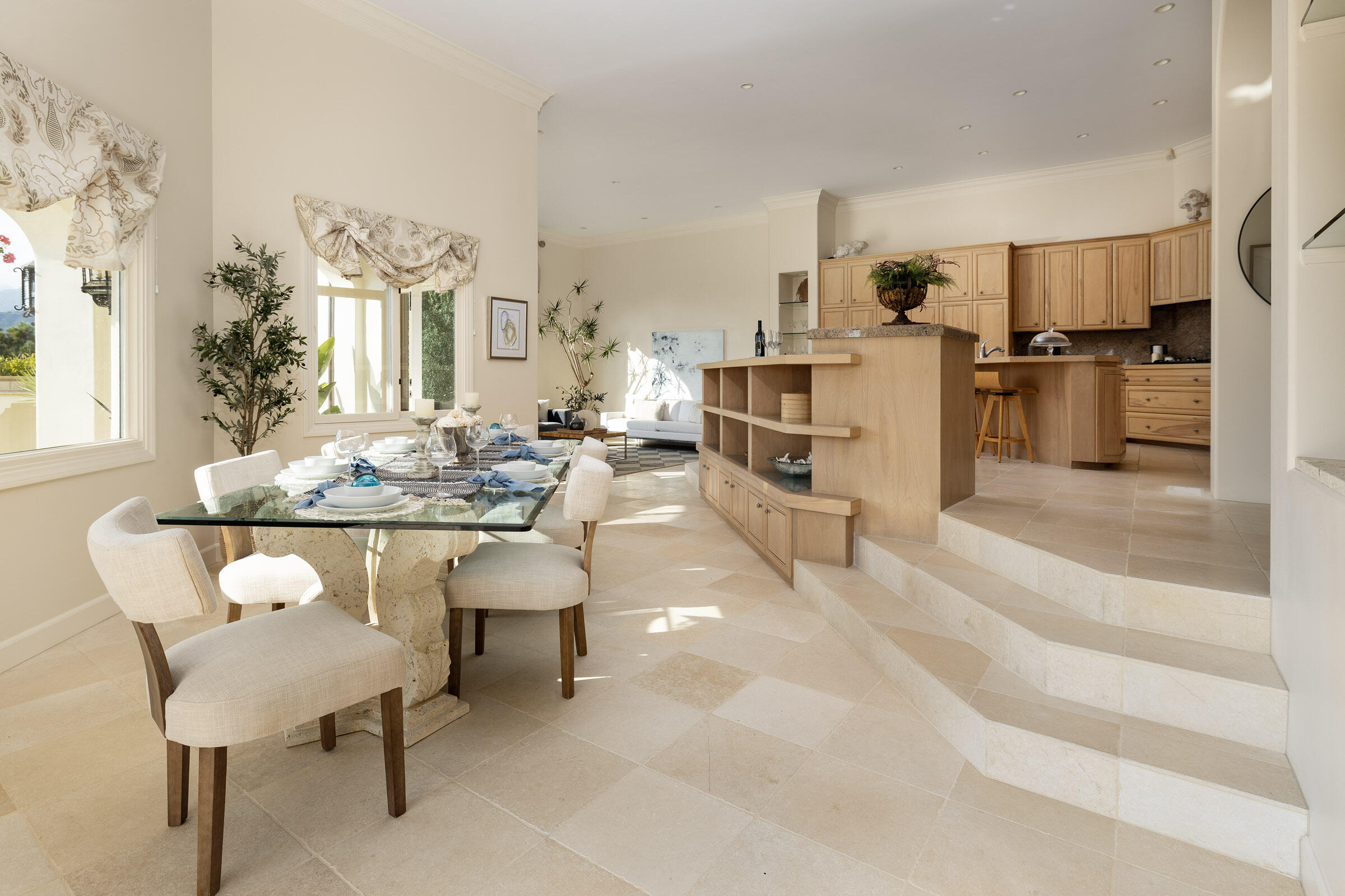 320 Calle Elegante
