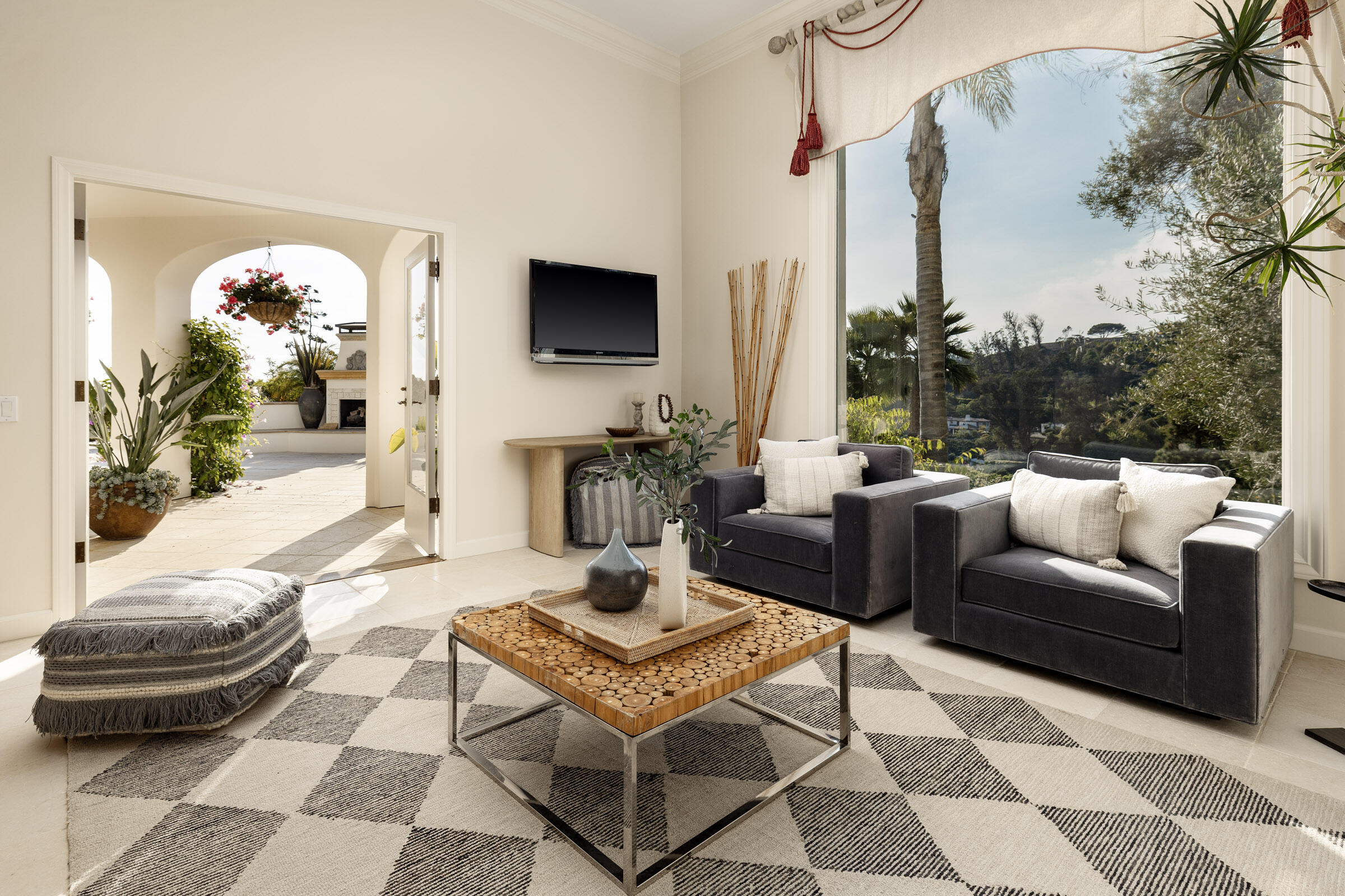 320 Calle Elegante