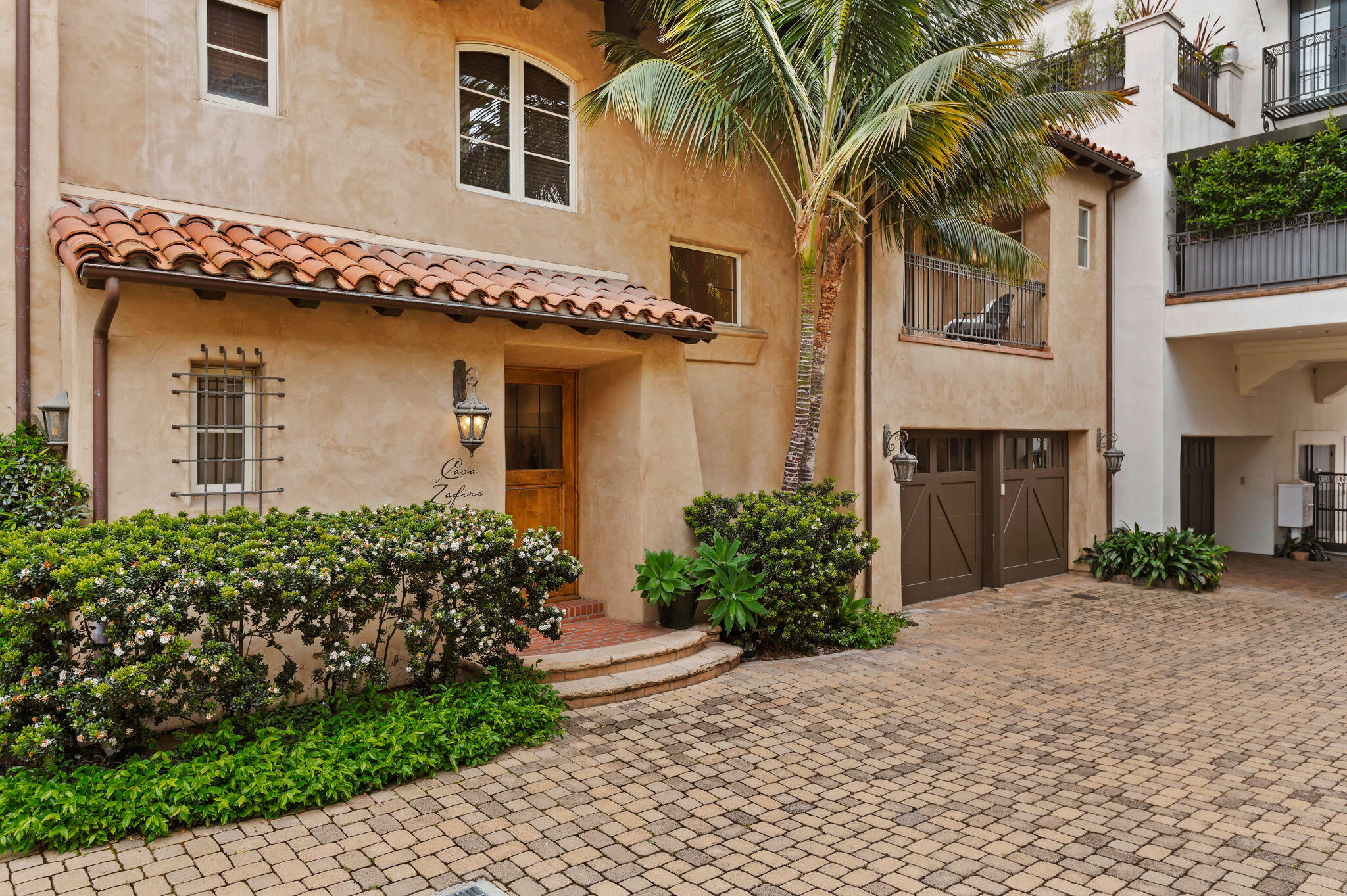 618 Anacapa Street, 5
